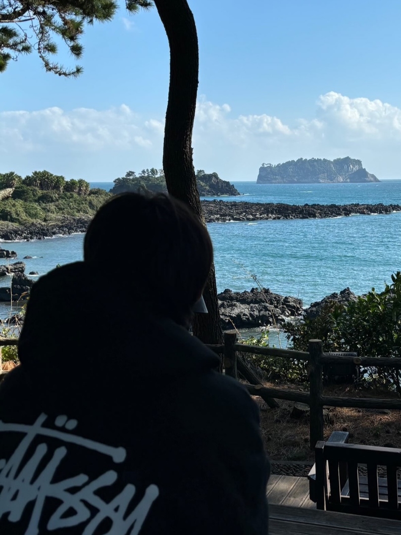 Stussy Basic Zip Hoodie Black 착용 스타일