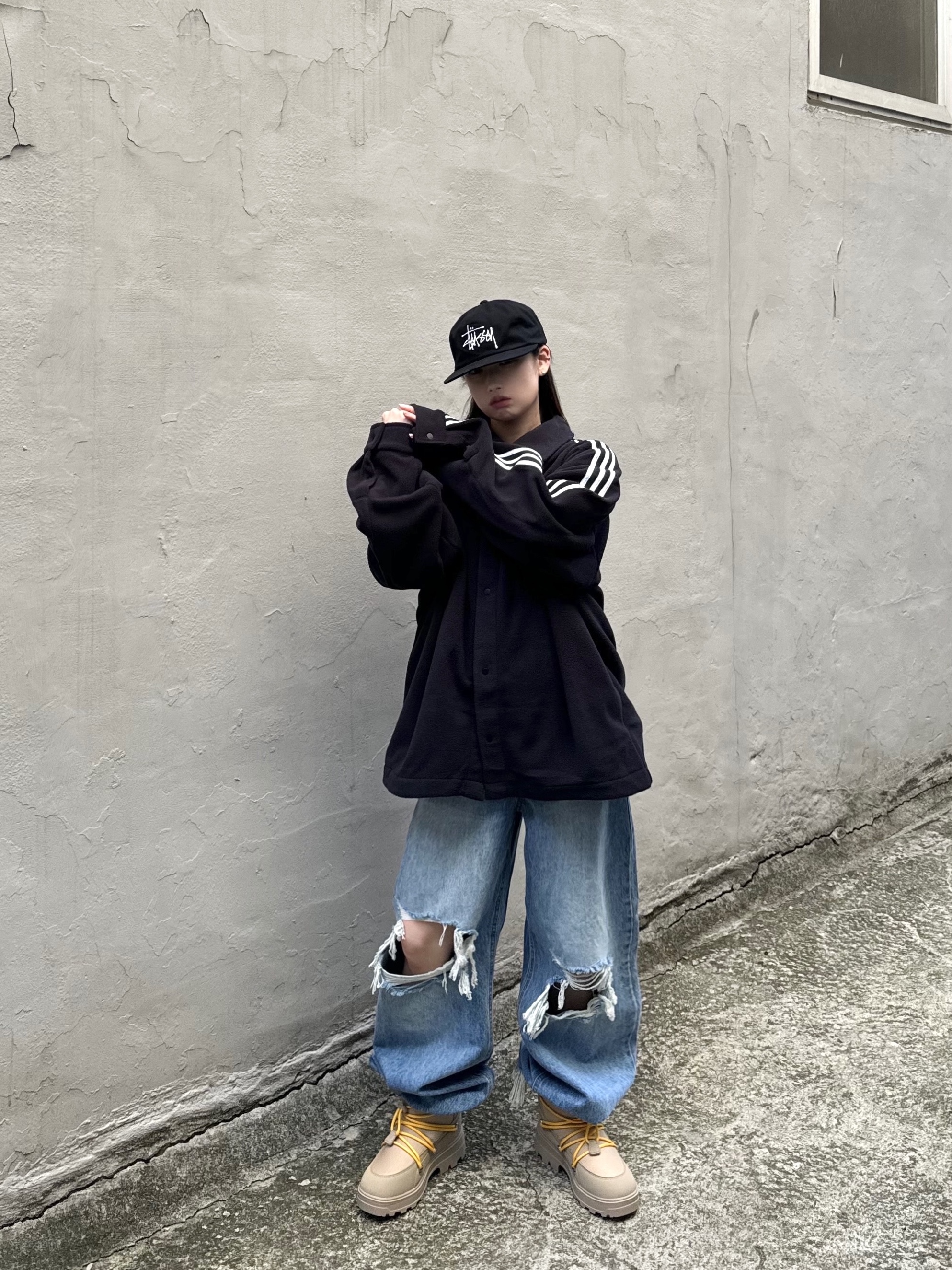Adidas Adicolor Polar Fleece Shirt Black - KR Sizing, Stussy Basic Strapback Cap Black 착용 스타일 - 1