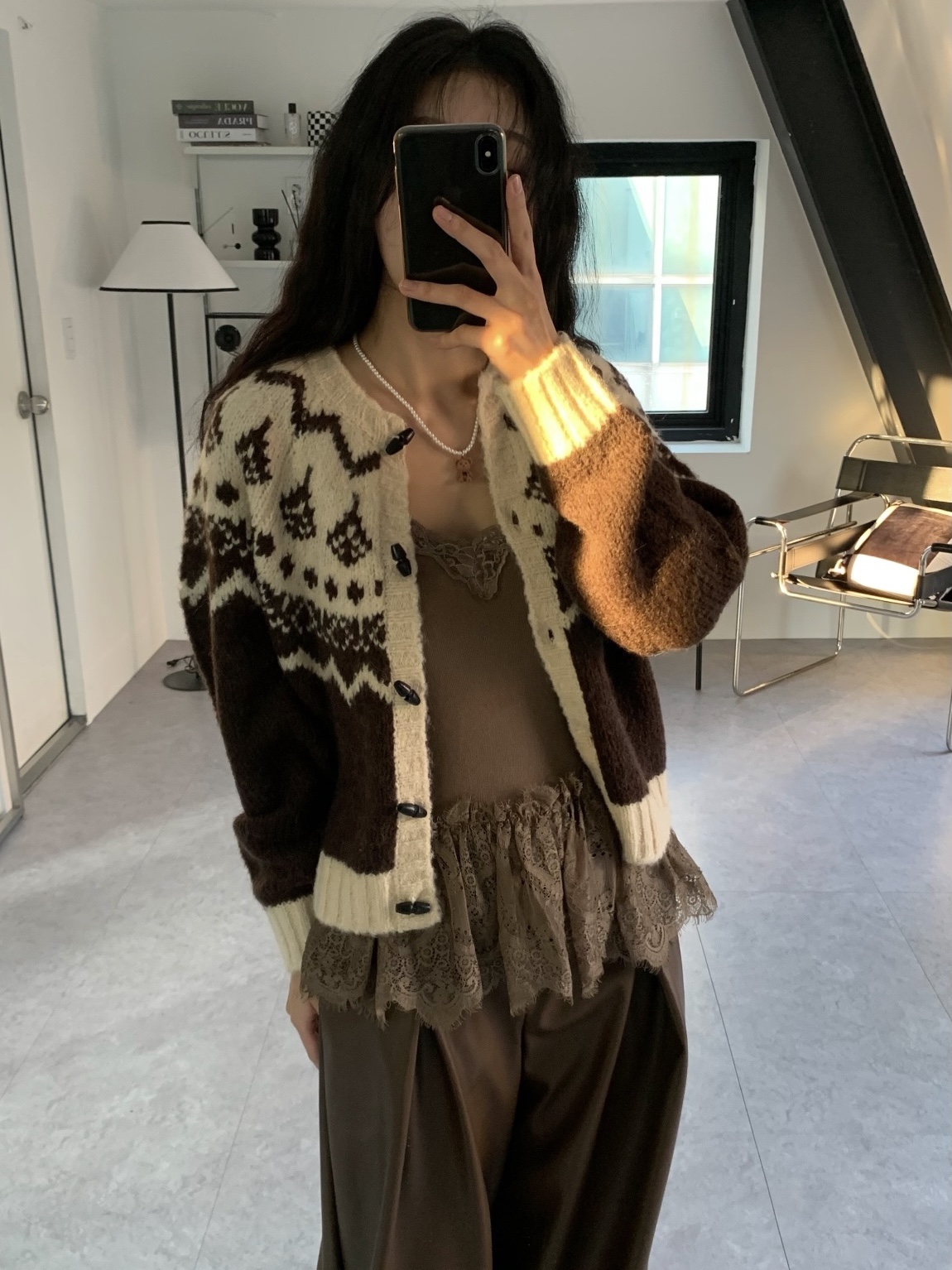 (W) UGG Classic Ultra Mini Platform Boots Chestnut 착용 스타일 - 3