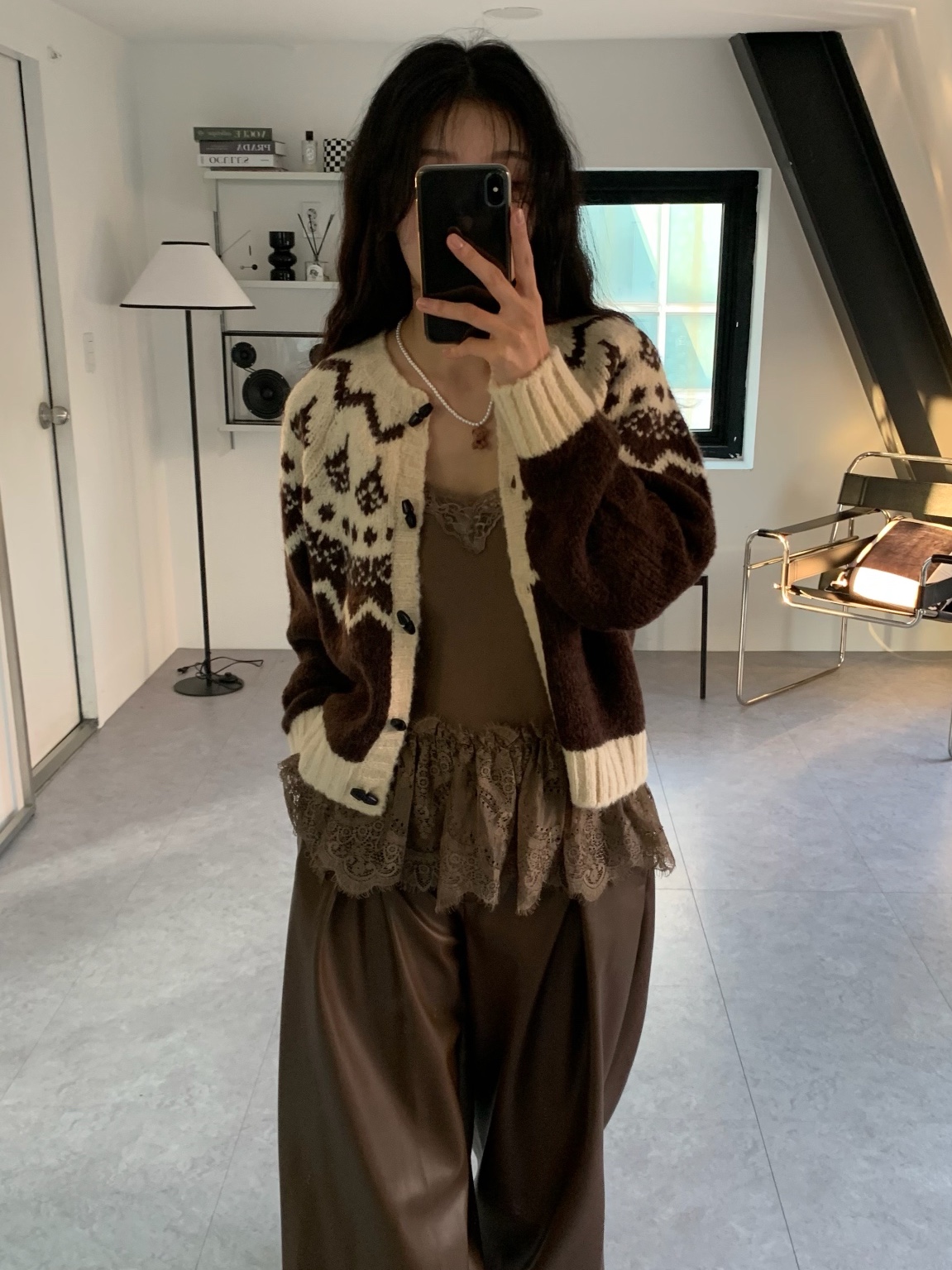 (W) UGG Classic Ultra Mini Platform Boots Chestnut 착용 스타일 - 2
