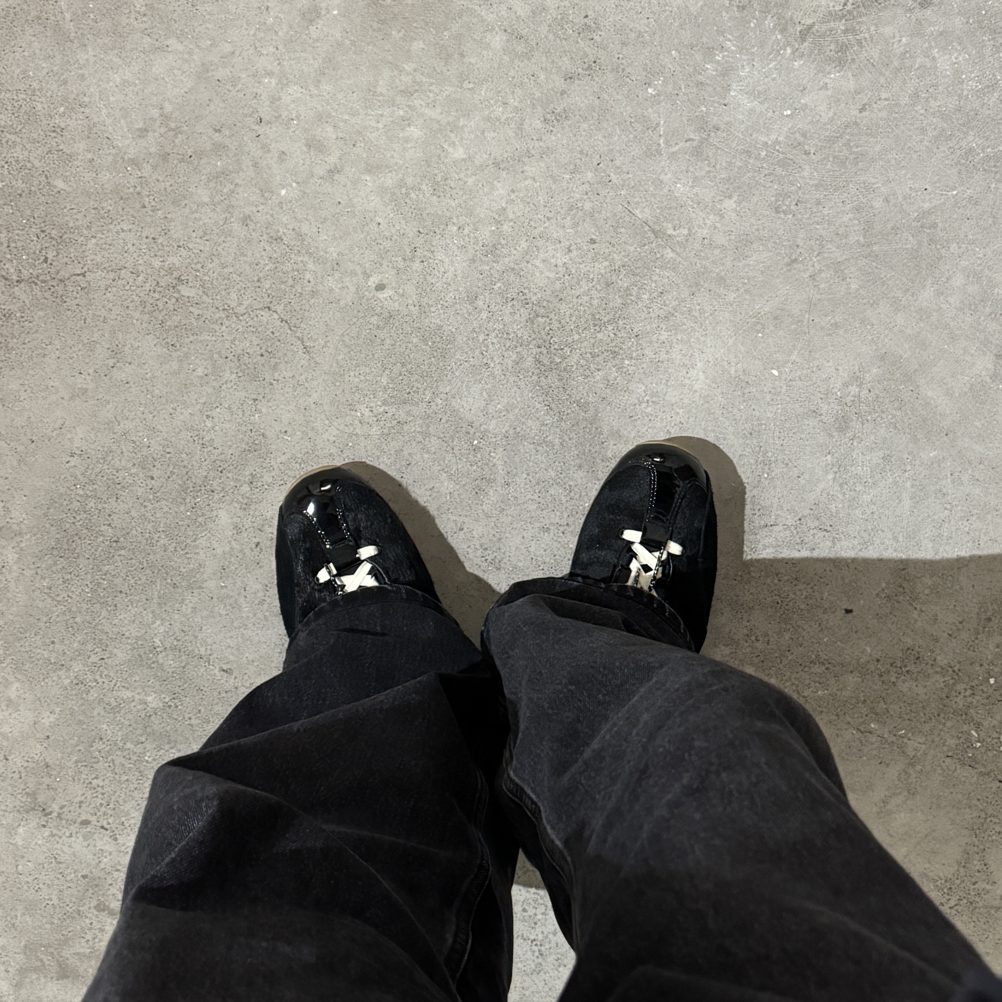 Adidas x Song for the Mute Country OG Core Black Cream White 착용 스타일