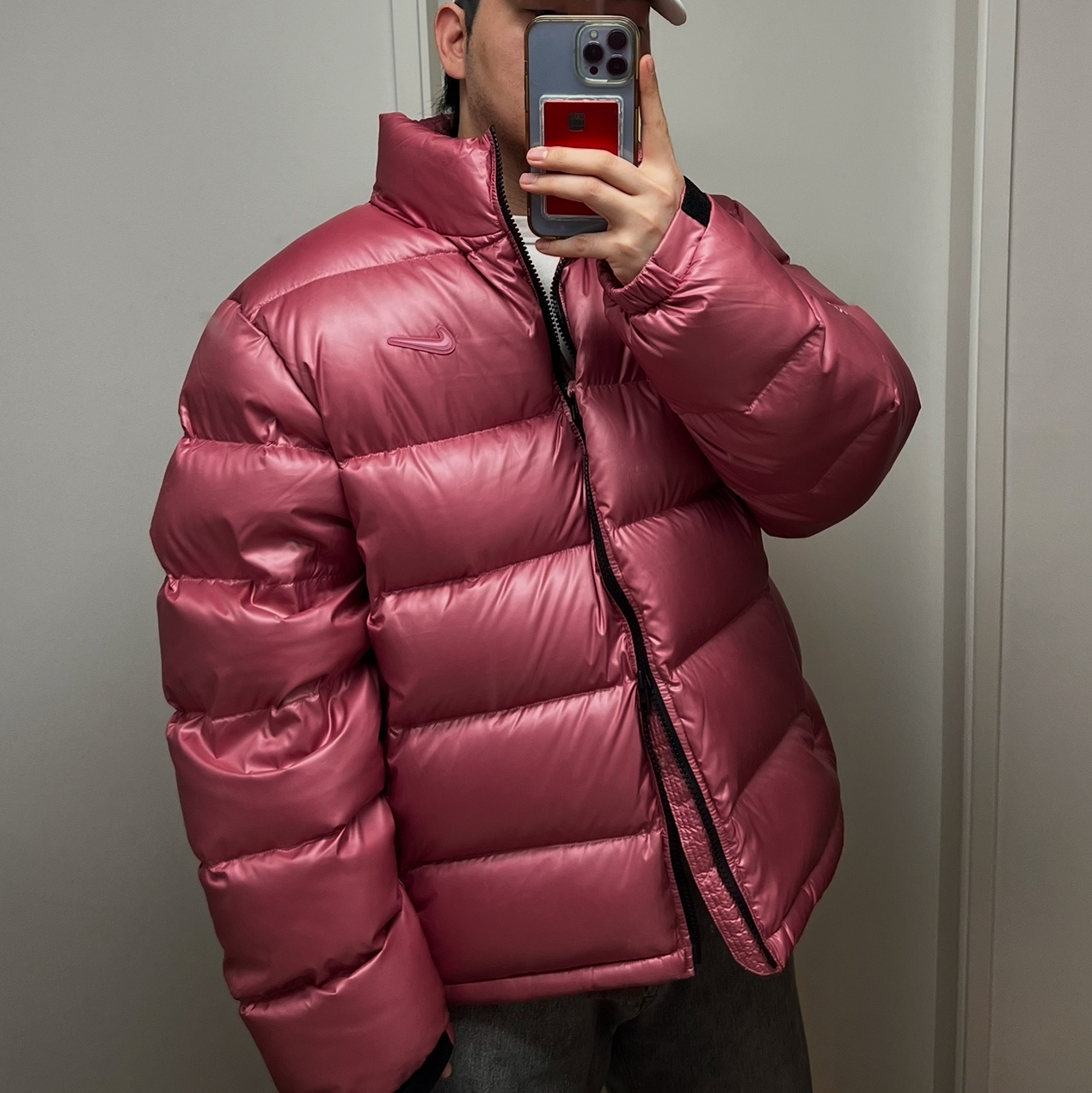 Nike x Drake Nocta Sunset Puffer Jacket Desert Berry Elemental Pink (FN8196-667) 착용 스타일