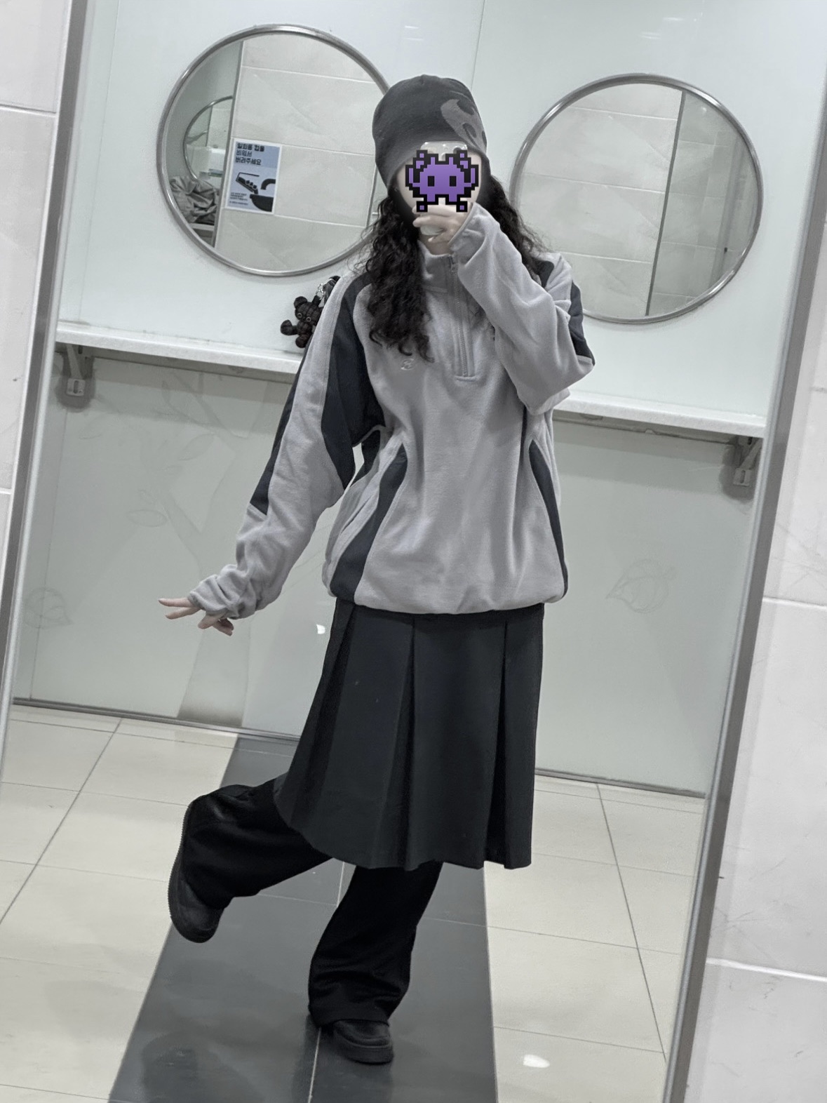 (W) Nike Air Force 1 '07 Low Triple Black, Sansan Gear Half Zip-Up Fleece Grey 착용 스타일