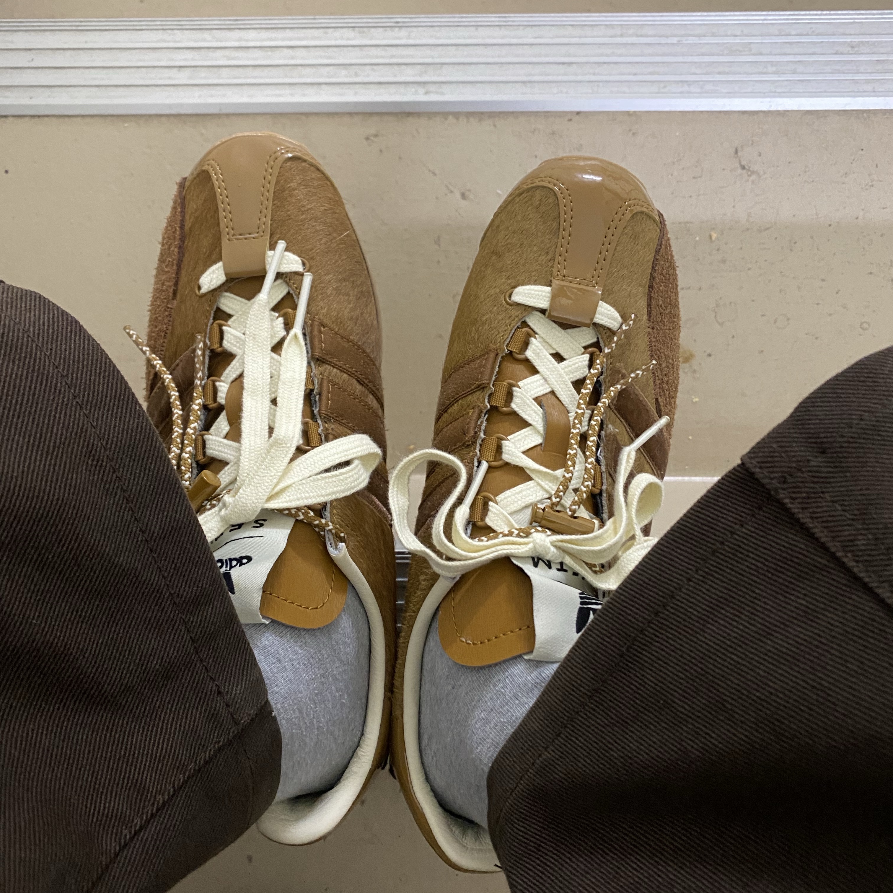 Adidas x Song for the Mute Country OG Bronze Strata Wild Brown 착용 스타일 - 4
