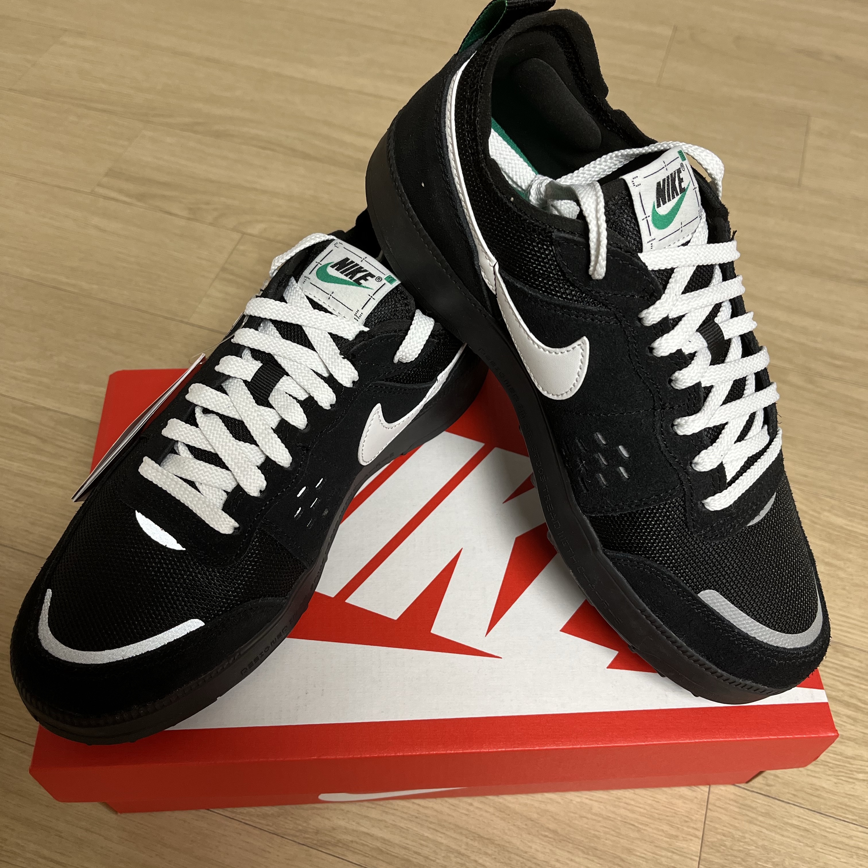 Nike C1TY Black Stadium Green 착용 스타일