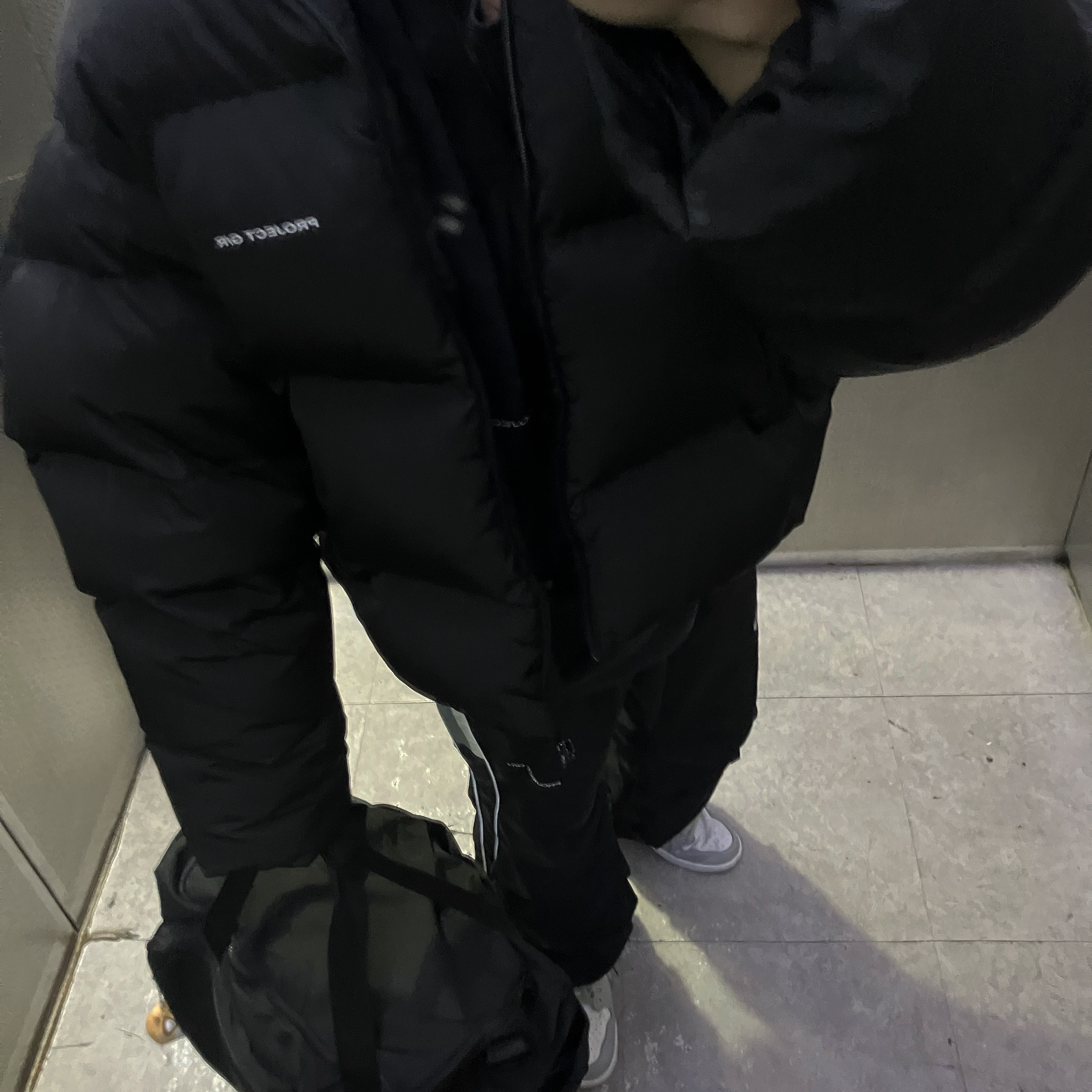 Project G/R Sprinter Pupper Down Jacket Black, Project G/R Pintuck Track Pants Black 착용 스타일