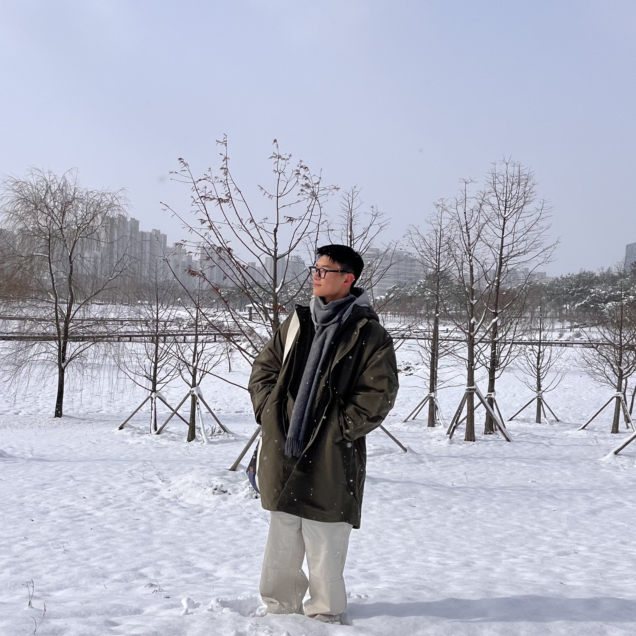 Adidas Puffylette Off White 착용 스타일 - 1