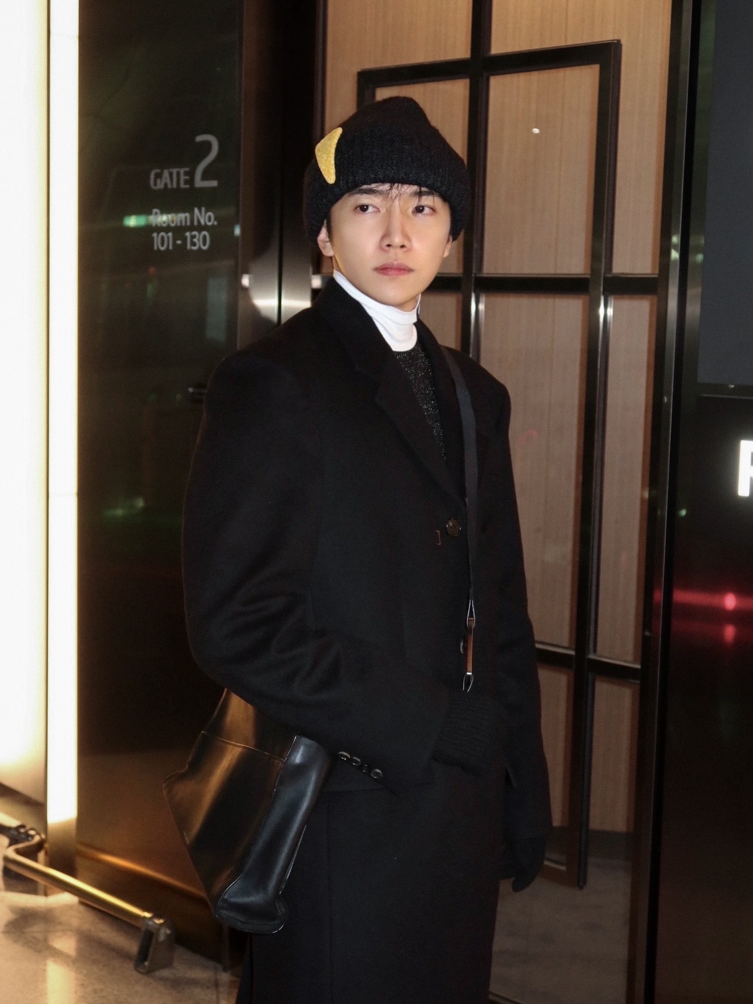 Dunst 2-Way 3 Button Cashmere Coat Black, [프리오더] Haleine Leather Monkstraps Black (VH204) 착용 스타일 - 7