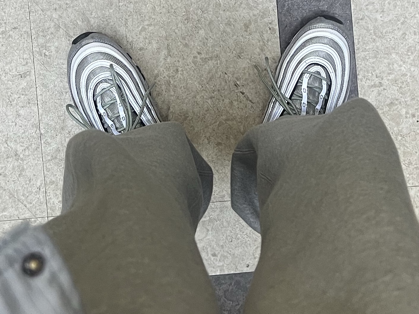 (W) Nike NRG Solo Swoosh Fleece Pants Dark Grey Heather - US/EU, Nike Air Max 97 OG Silver Bullet 2022 착용 스타일