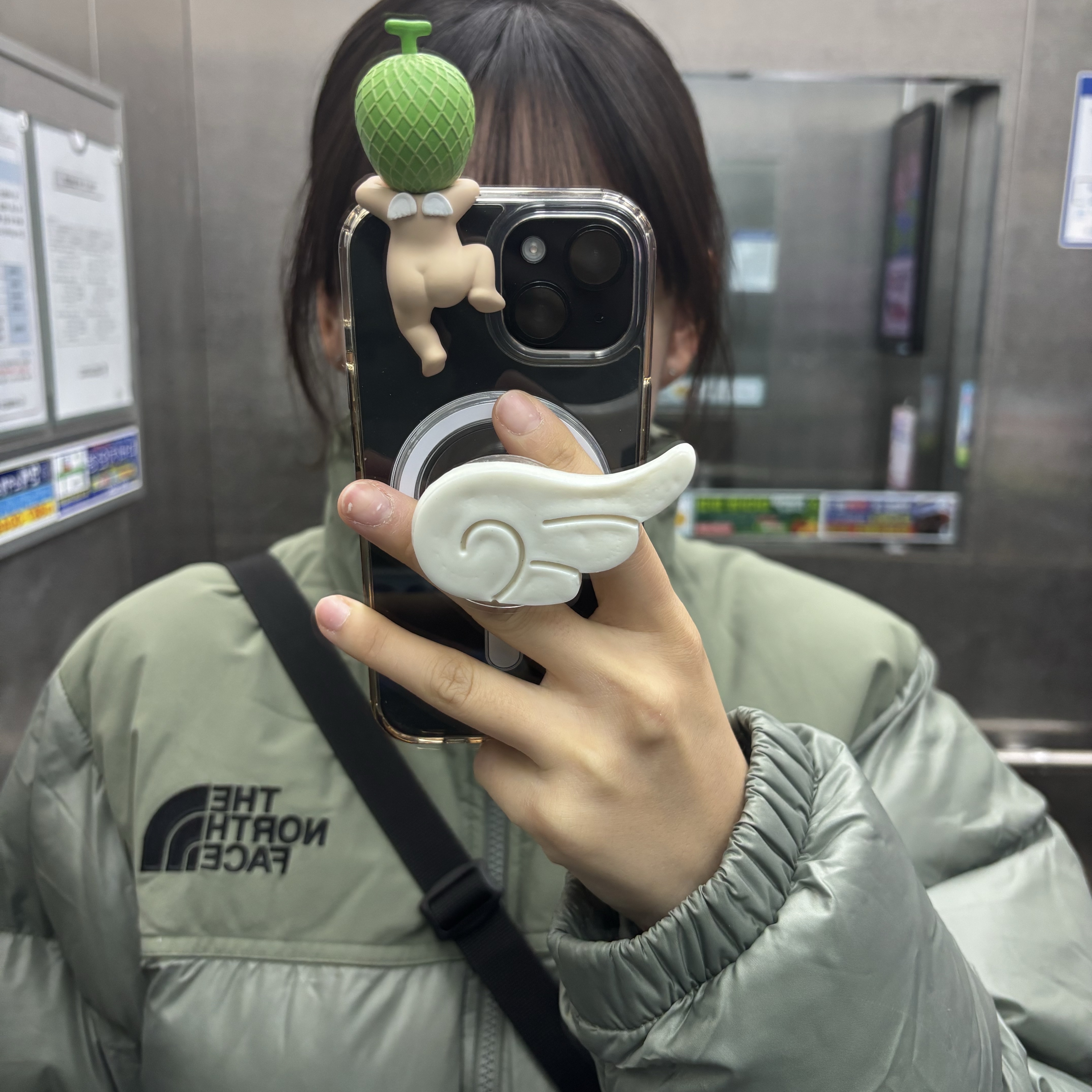 The North Face On Ball Jacket Khaki 착용 스타일