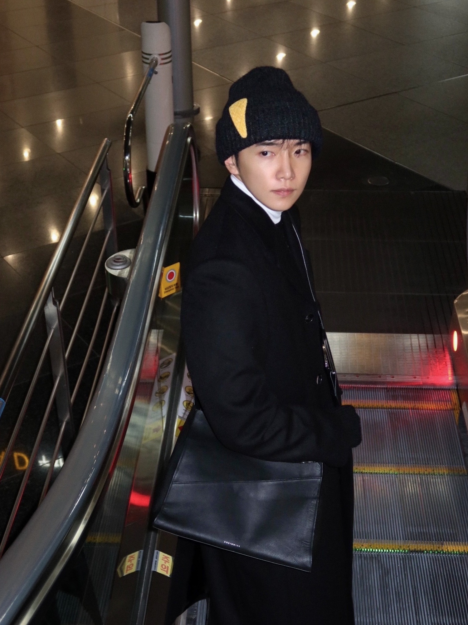 Dunst 2-Way 3 Button Cashmere Coat Black, [프리오더] Haleine Leather Monkstraps Black (VH204) 착용 스타일 - 1