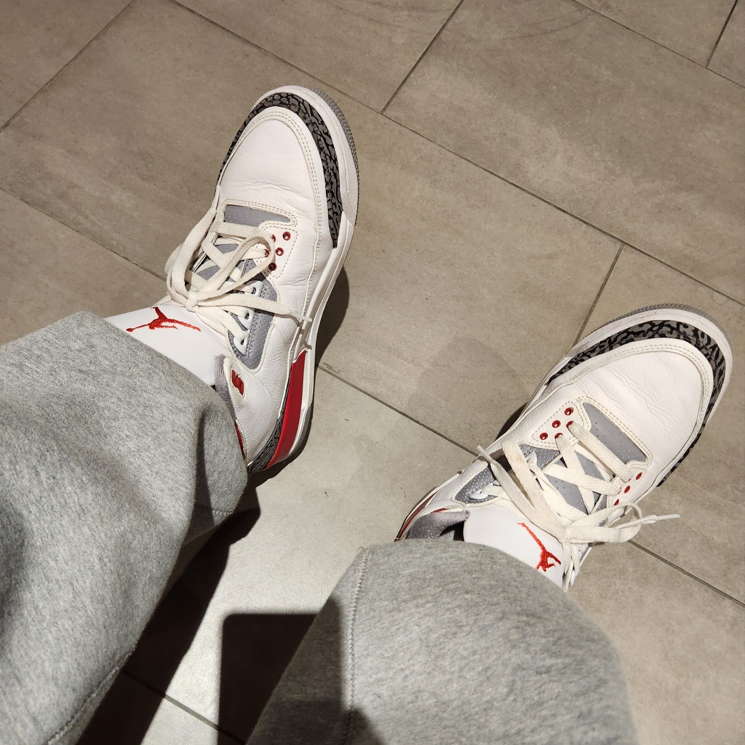 Jordan 3 Retro Fire Red 2022, Nike x Stussy NRG Fleece Pants Dark Grey Heather (DO9340-063) 착용 스타일 - 4