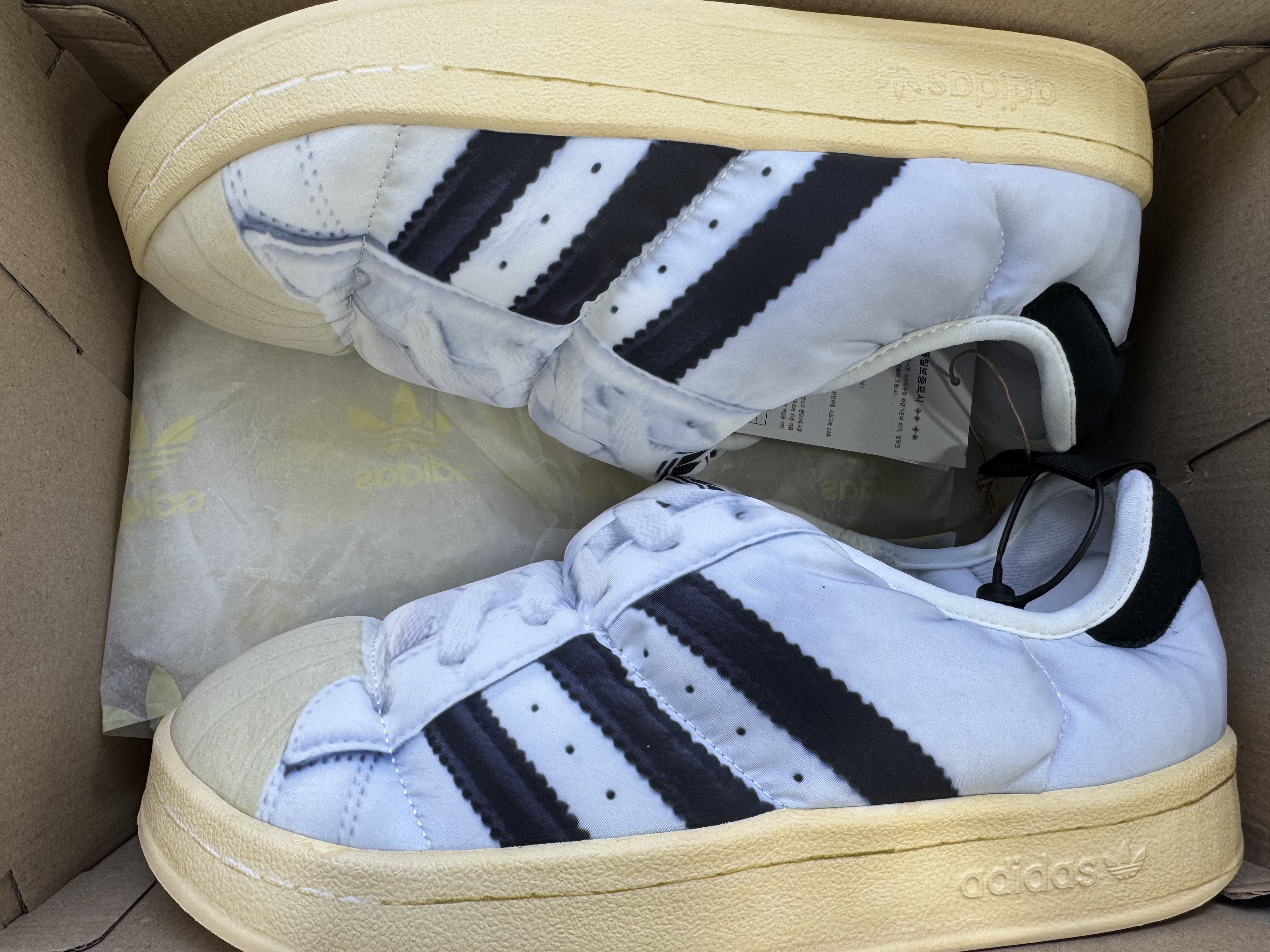 Adidas Puffylette Superstar Cloud White 착용 스타일 - 2