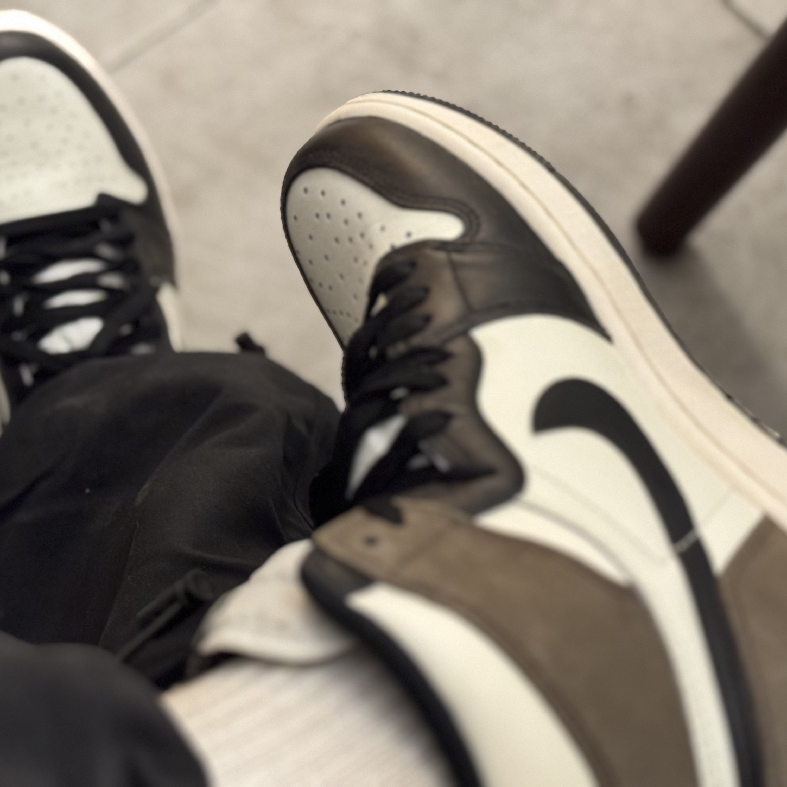 Jordan 1 Retro High OG Black Mocha, Arc'teryx Bird Word Toque Black Void 착용 스타일 - 2