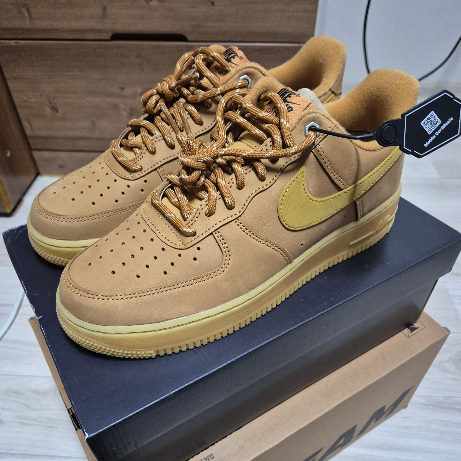 Nike Air Force 1 '07 WB Flax 착용 스타일