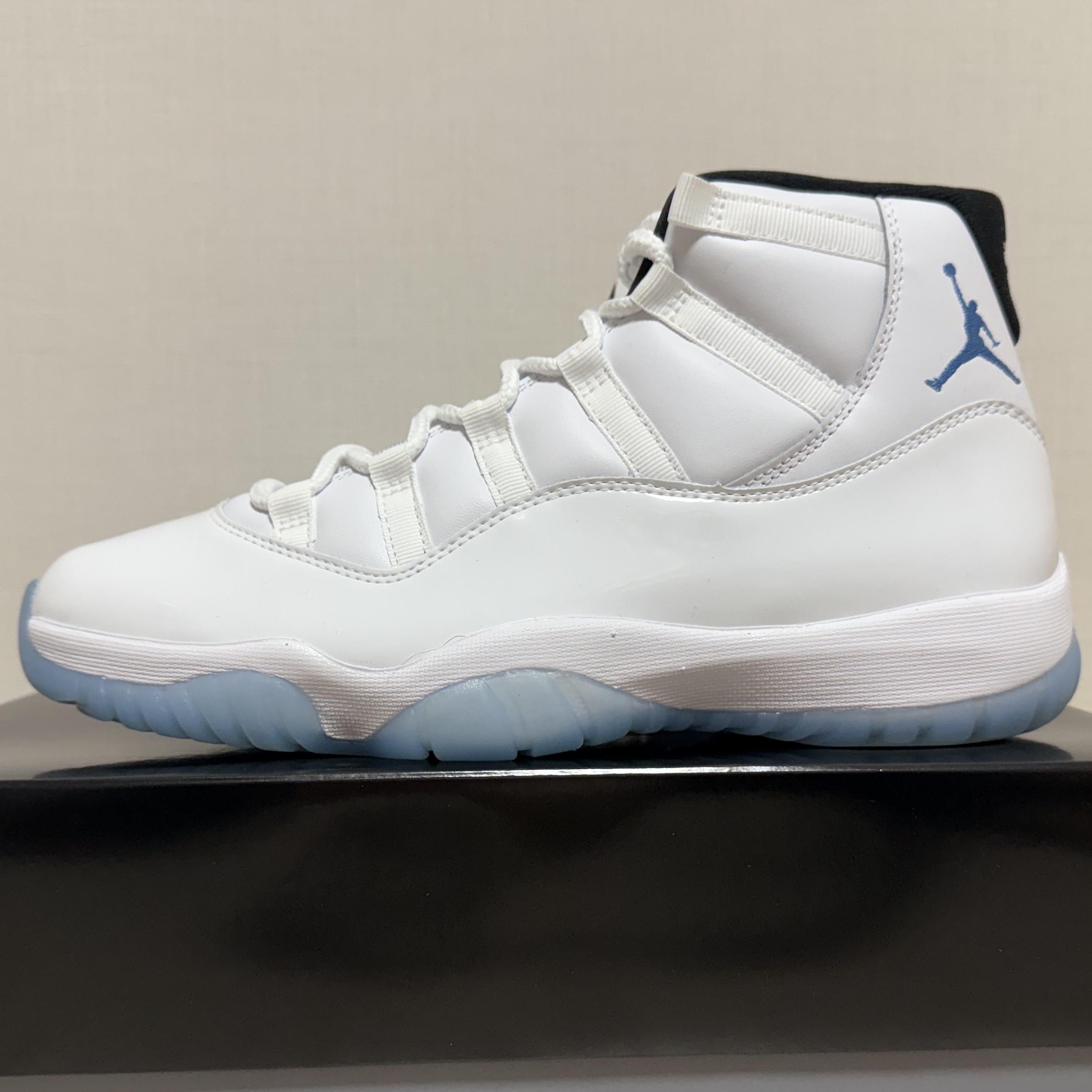 Jordan 11 Retro Legend Blue 2024 착용 스타일 - 1