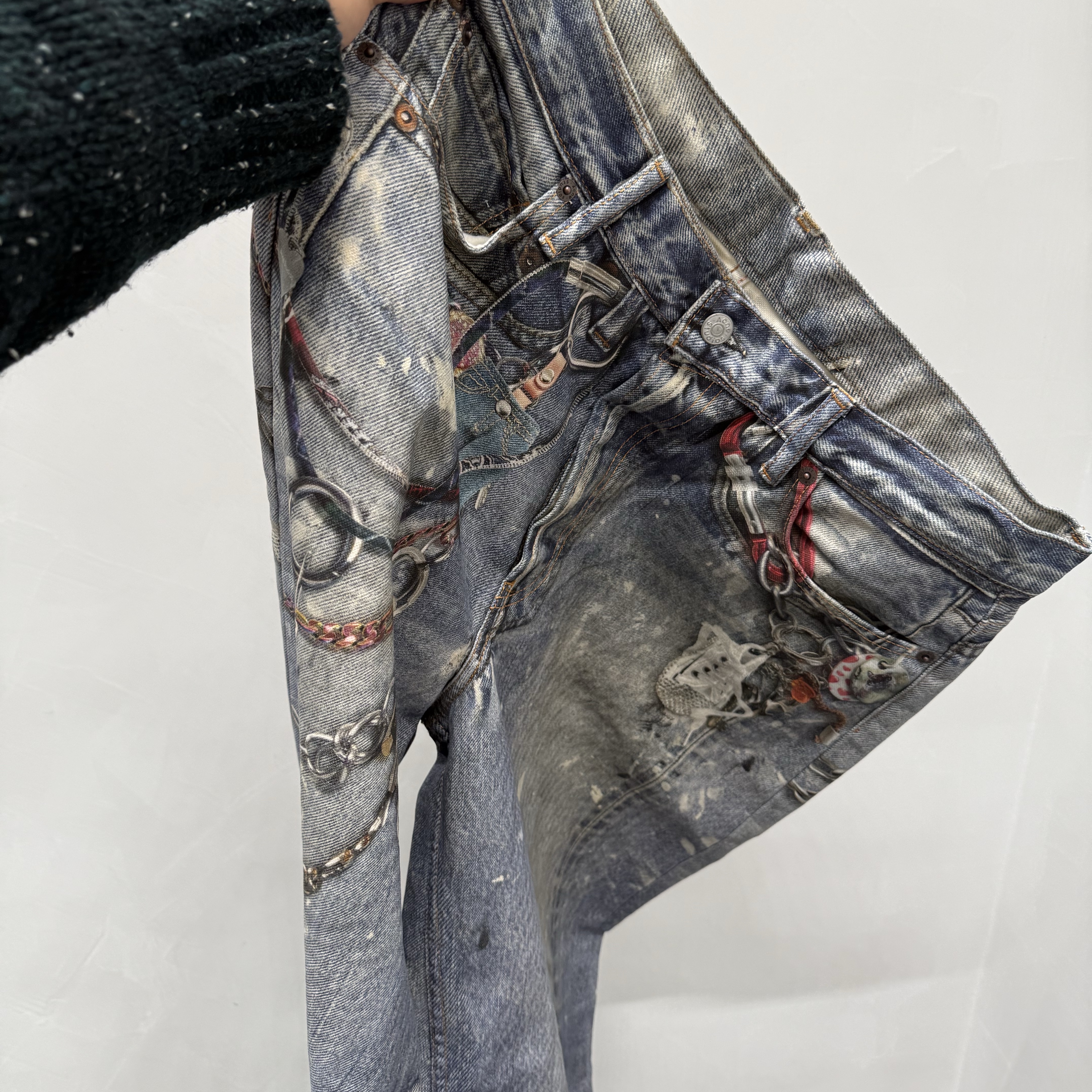 (W) Acne Studios Loose Fit Jeans 1981M Mid Blue 착용 스타일 - 2