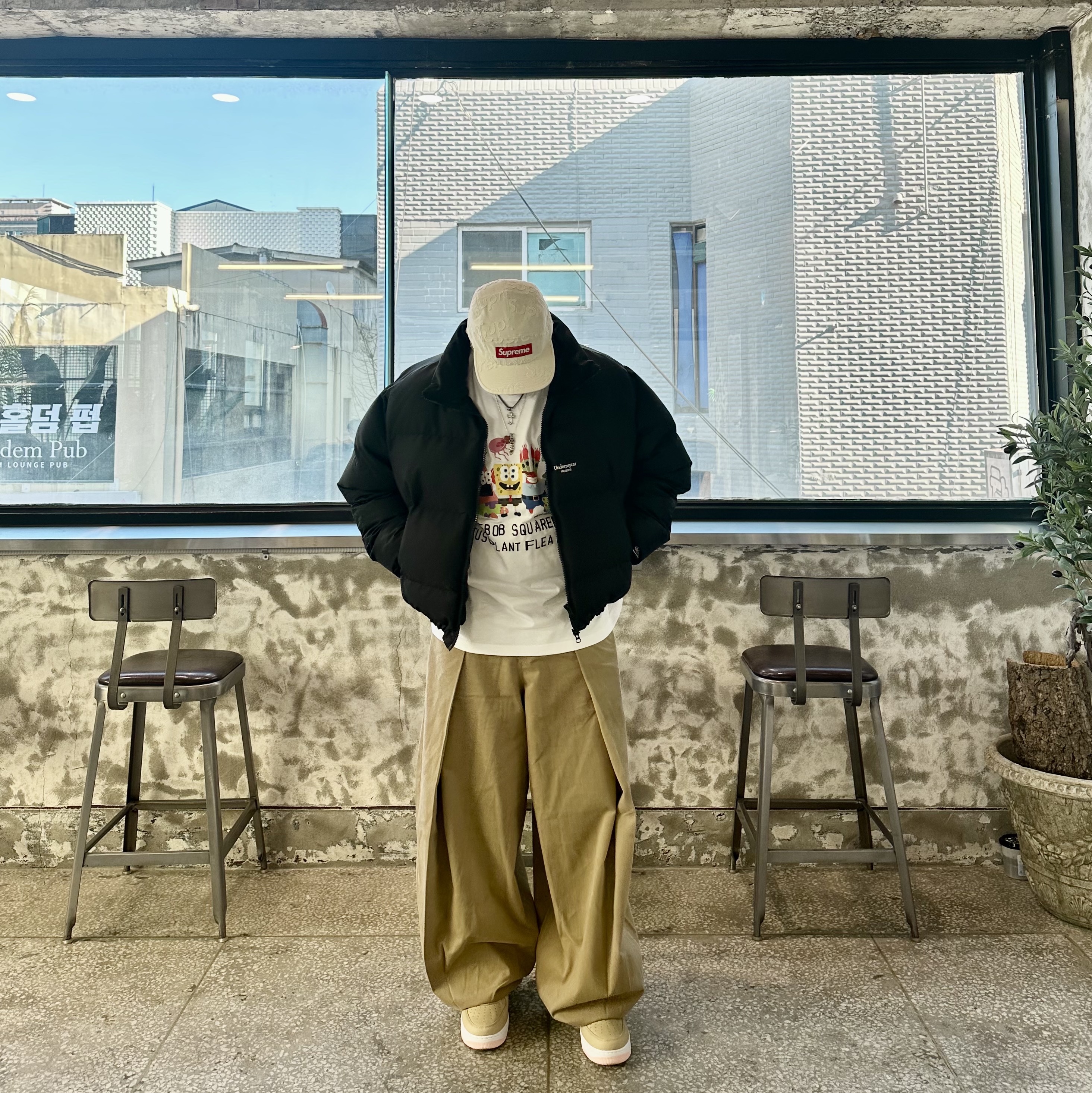 Supreme Lasered Denim Camp Cap White - 24FW, Uniqlo UT x CPFM x SpongeBob Graphic T-Shirt A White - KR 착용 스타일 - 1