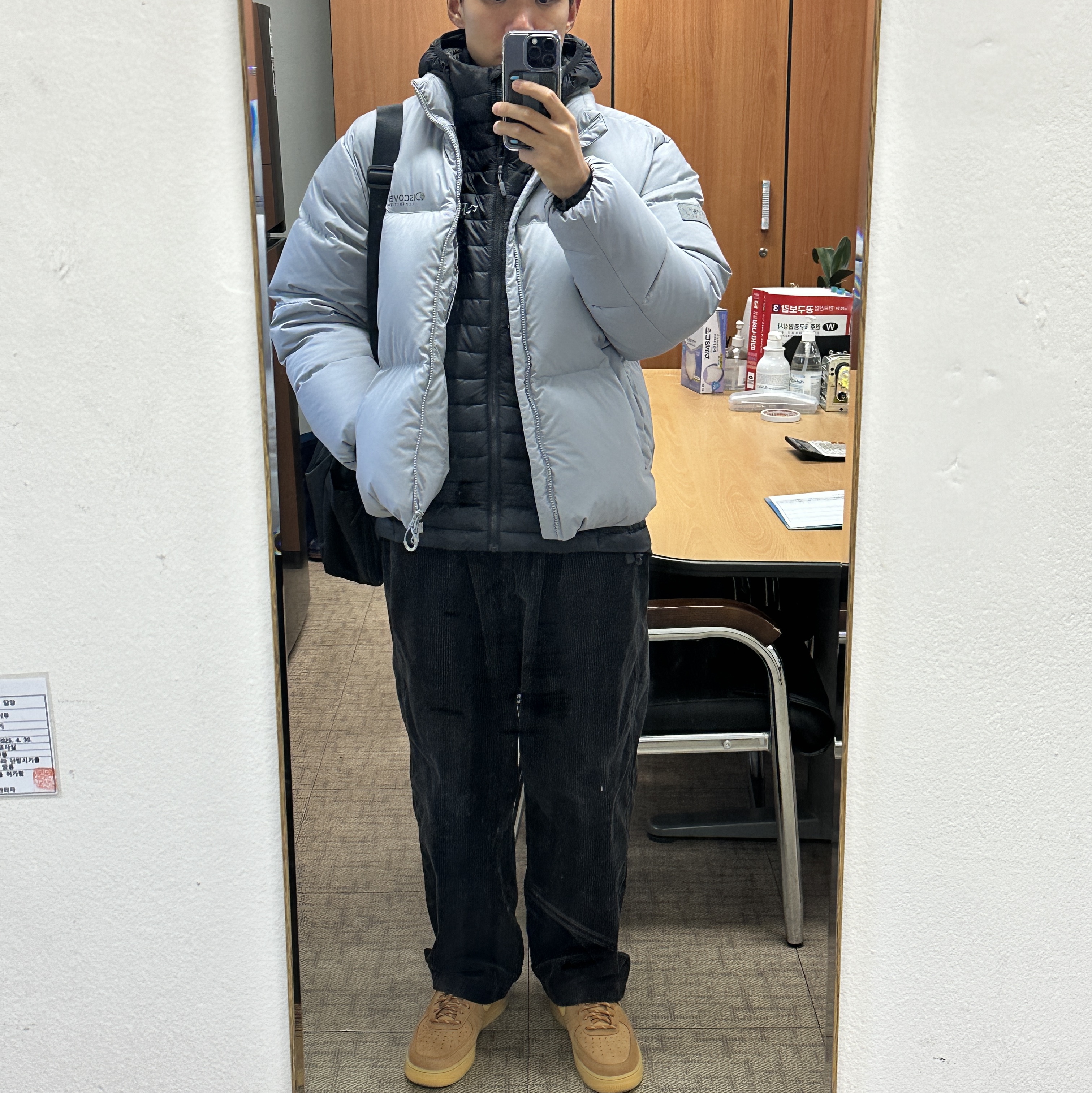 Rab Microlight Alpine Jacket Black, Nike Air Force 1 '07 WB Flax 착용 스타일