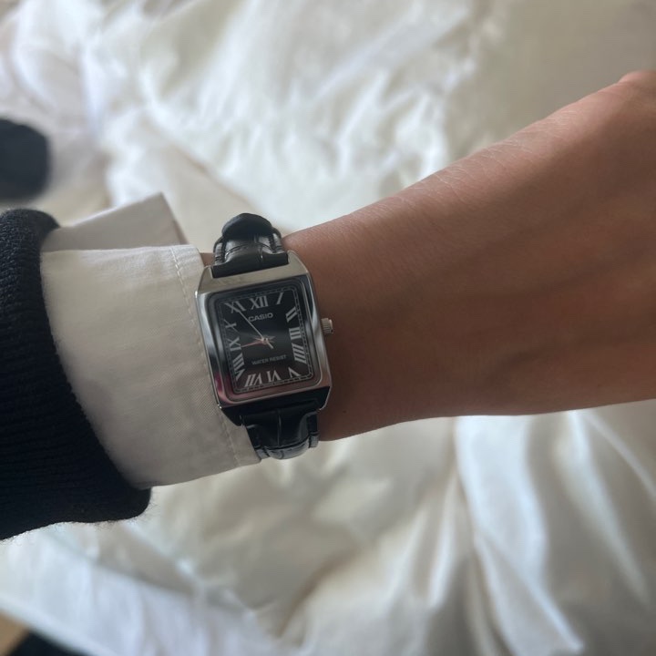 Casio LTP-V007L-1B 착용 스타일
