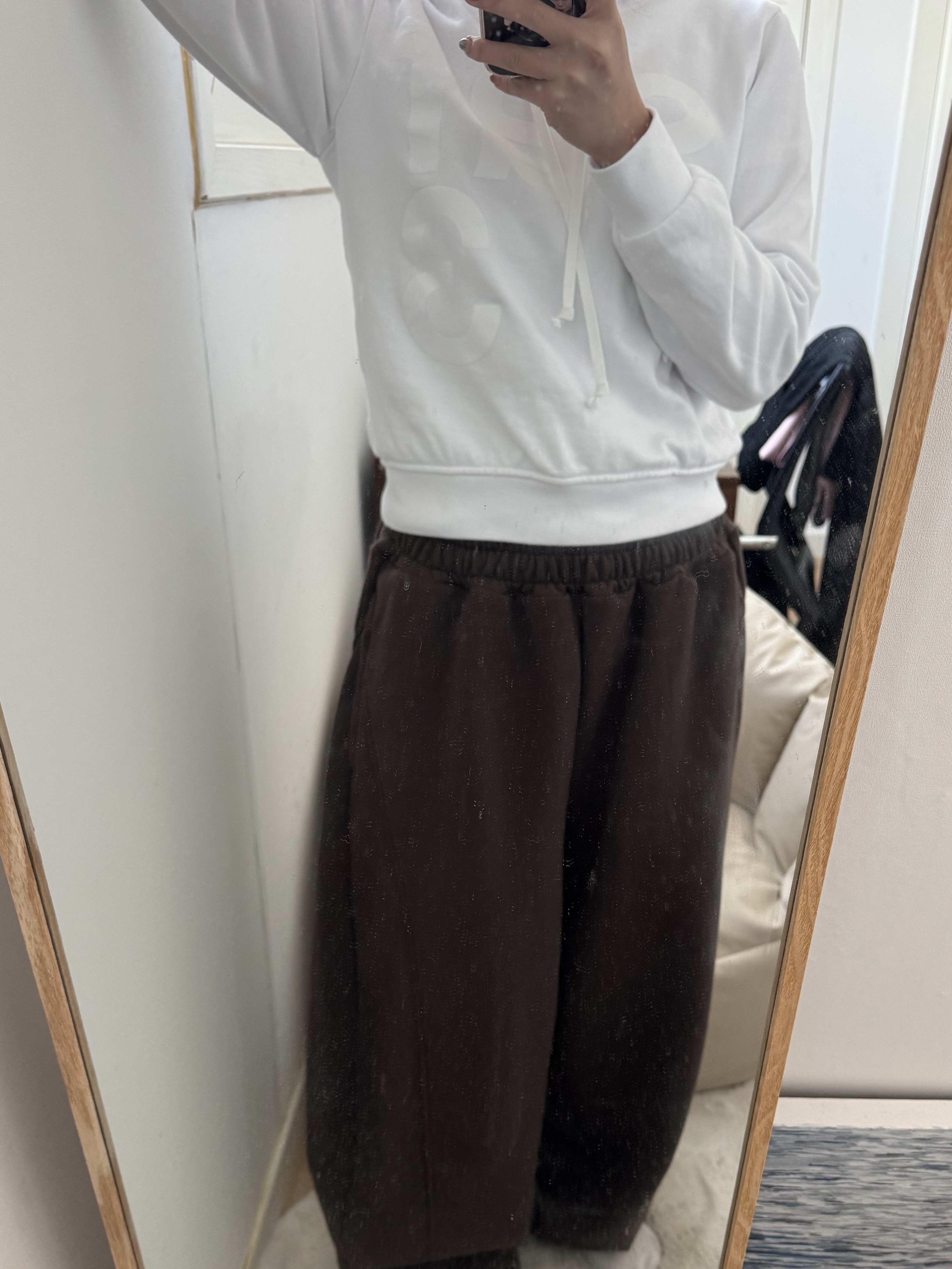 [KREAM 단독] Safarispot Women 1/2 Basic Safari Hoodie White 착용 스타일