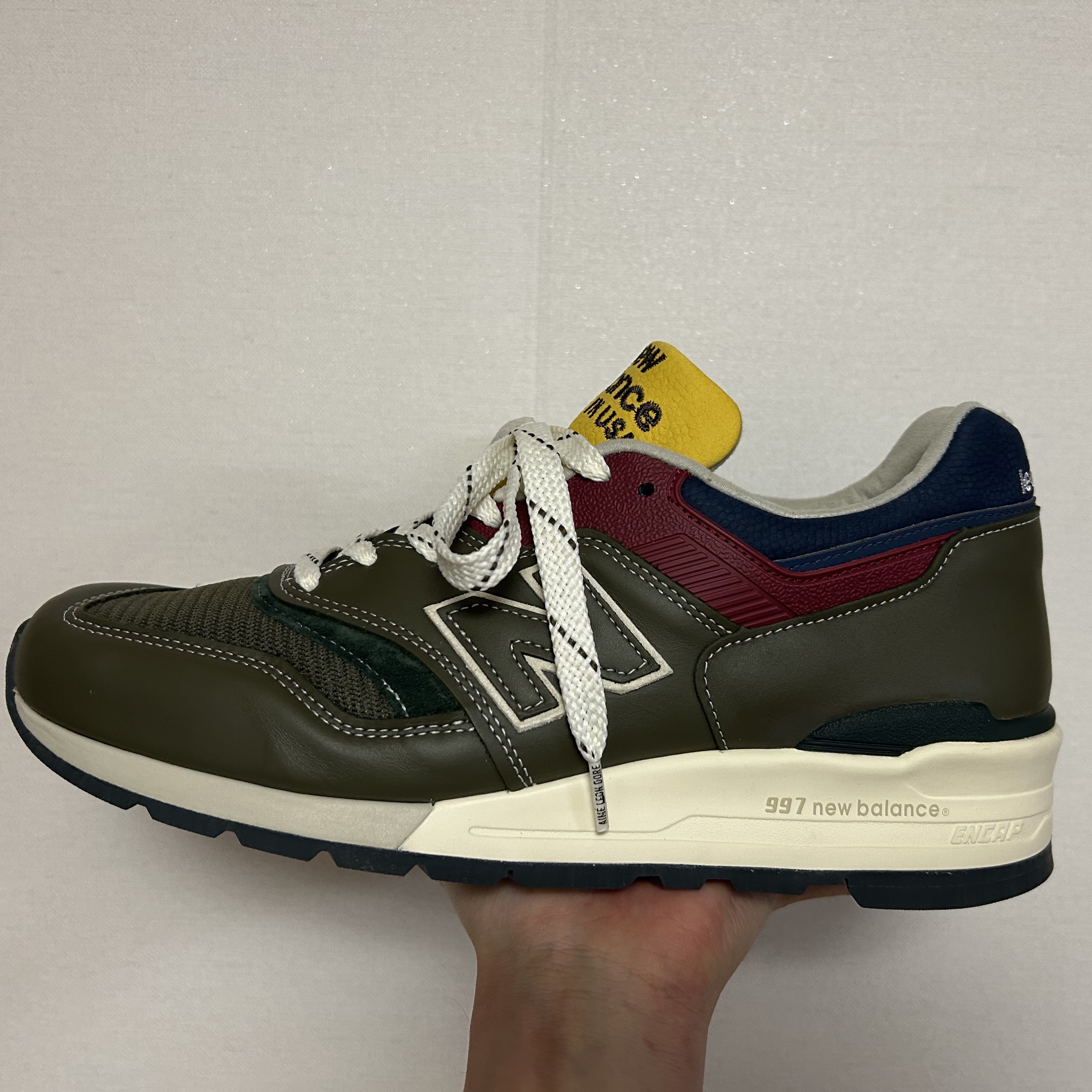 New Balance x Aime Leon Dore 997 Made in USA Dark Moss Angora 착용 스타일 - 1