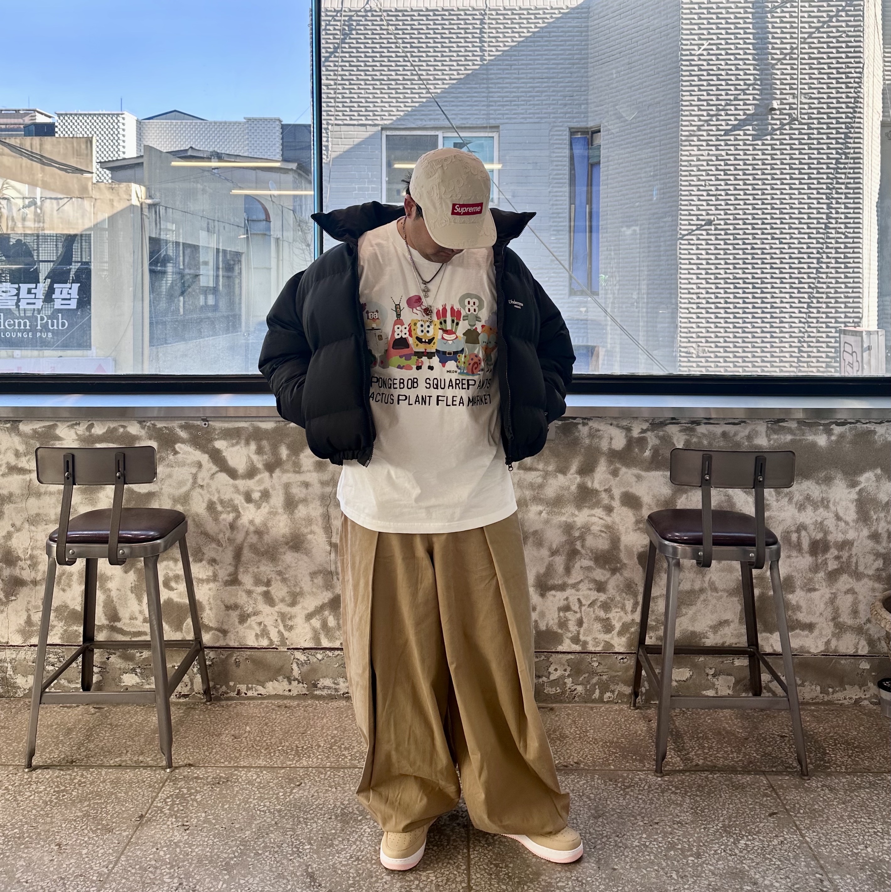 Supreme Lasered Denim Camp Cap White - 24FW, Uniqlo UT x CPFM x SpongeBob Graphic T-Shirt A White - KR 착용 스타일 - 3