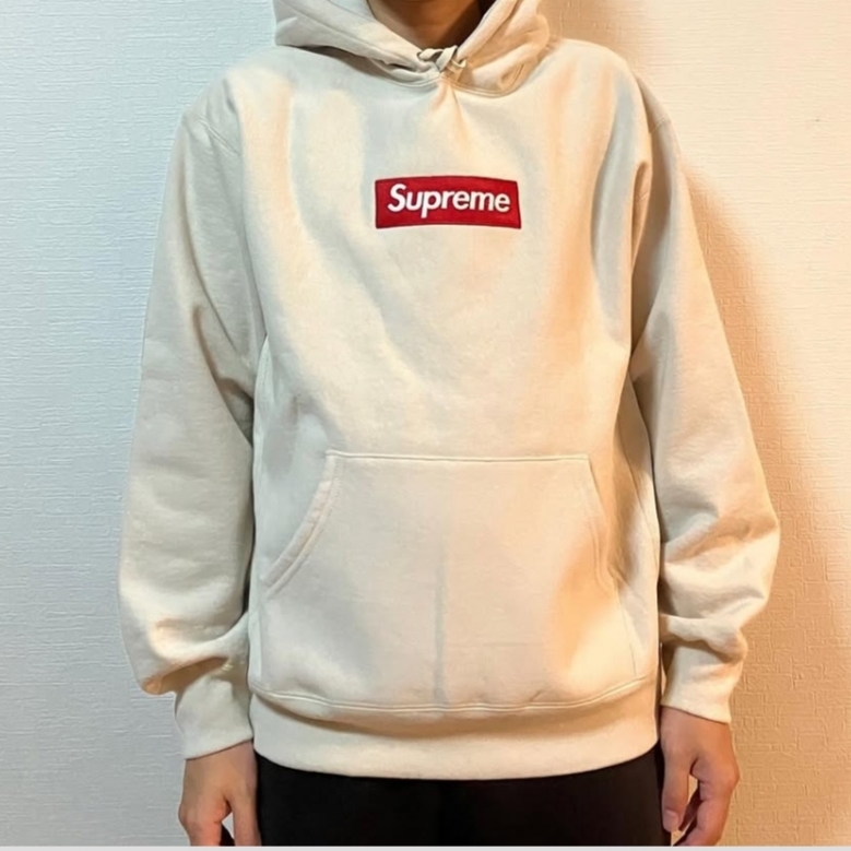 Supreme Box Logo Hooded Sweatshirt Stone - 24FW 착용 스타일 - 1