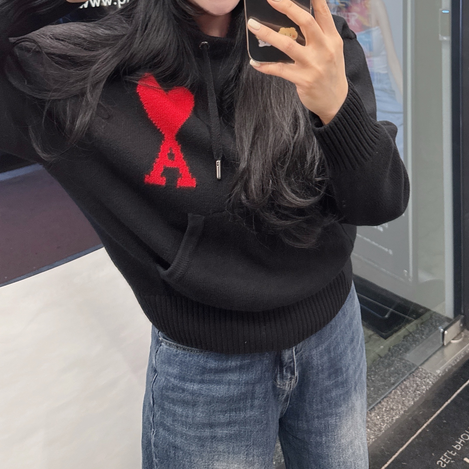 AMI de Coeur Oversize Intarsia Hoodie Black Red - 22SS 착용 스타일