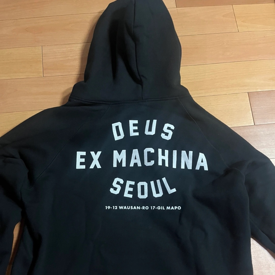 Deus Ex Machina Seoul College Hooded Jacket Black 착용 스타일