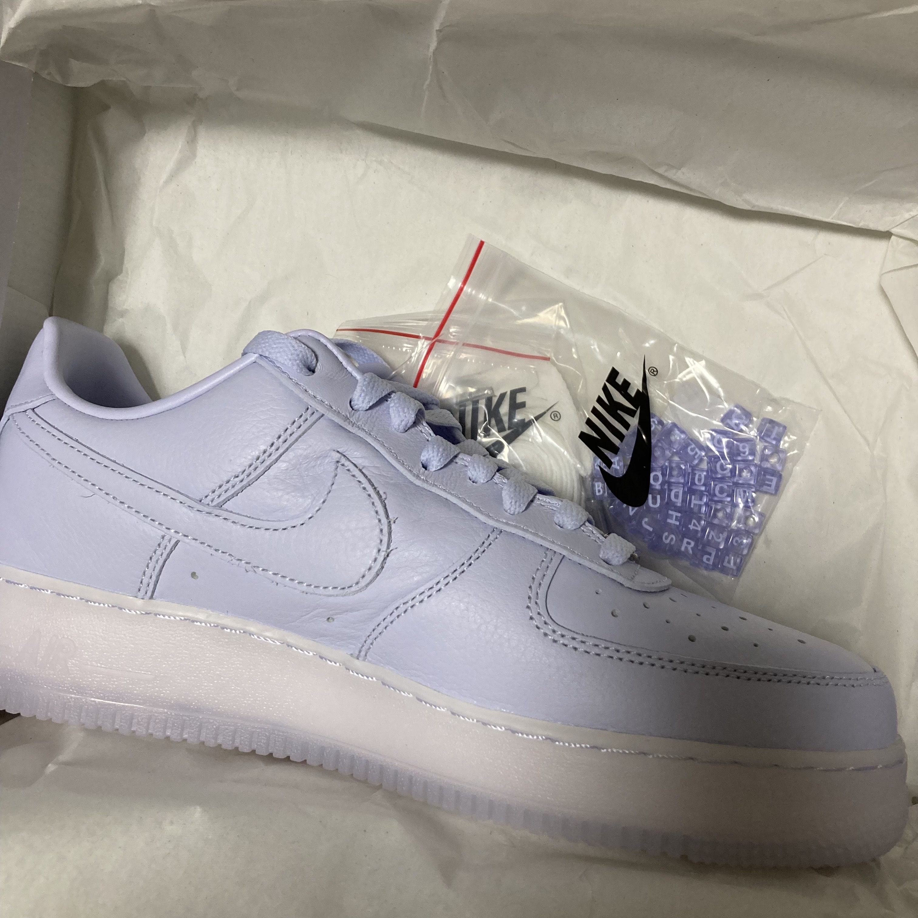 Nike x Drake Nocta Air Force 1 Low SP Certified Lover Boy Palest Purple Cobalt Tint 착용 스타일 - 3