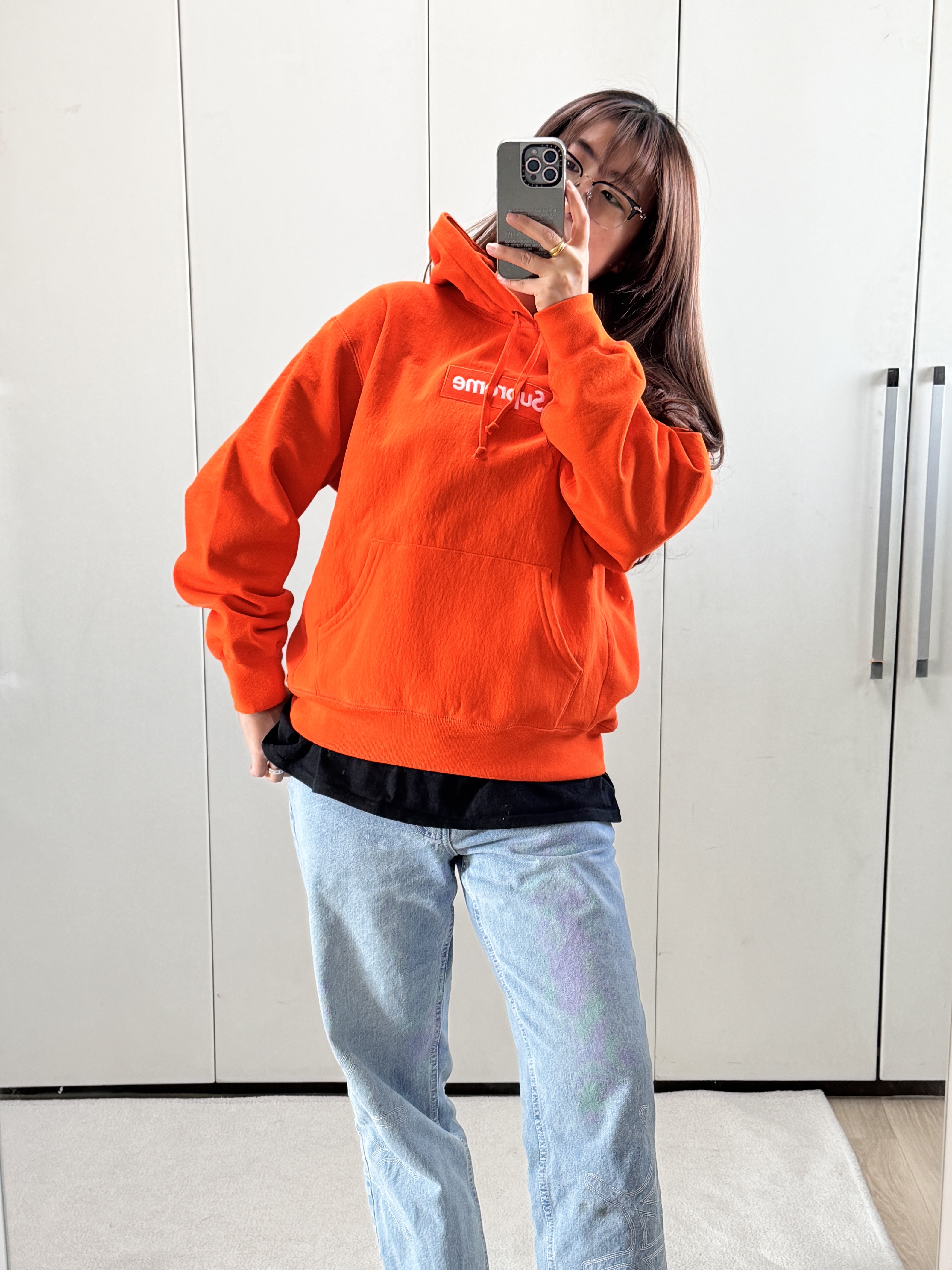 Supreme Box Logo Hooded Sweatshirt Dark Orange - 24FW, Supreme Box Logo Hooded Sweatshirt Stone - 24FW 착용 스타일 - 1