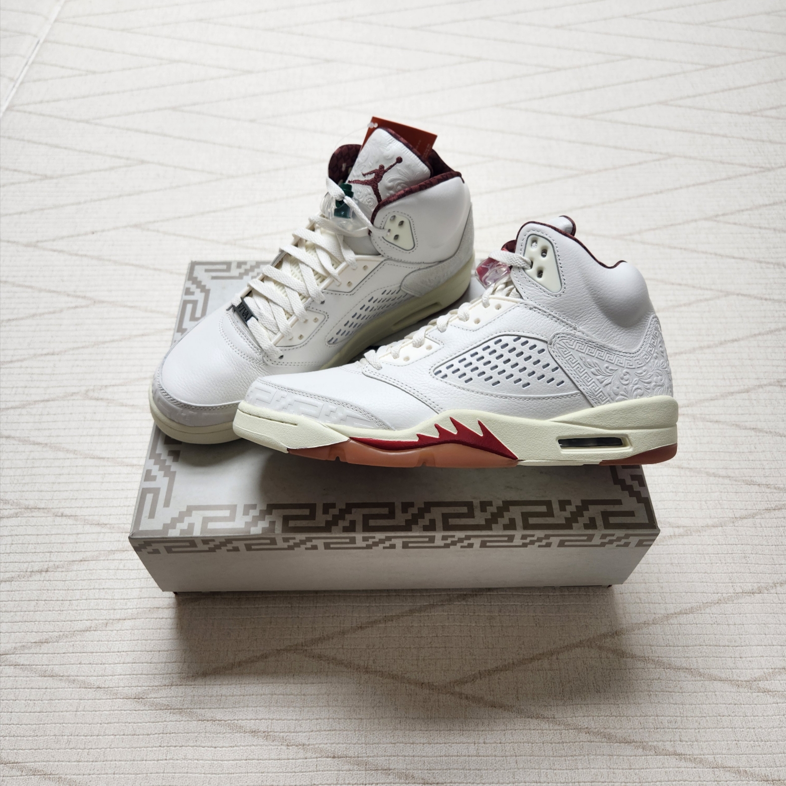 Jordan 5 Retro El Grito Sail and Dark Pony 착용 스타일 - 2