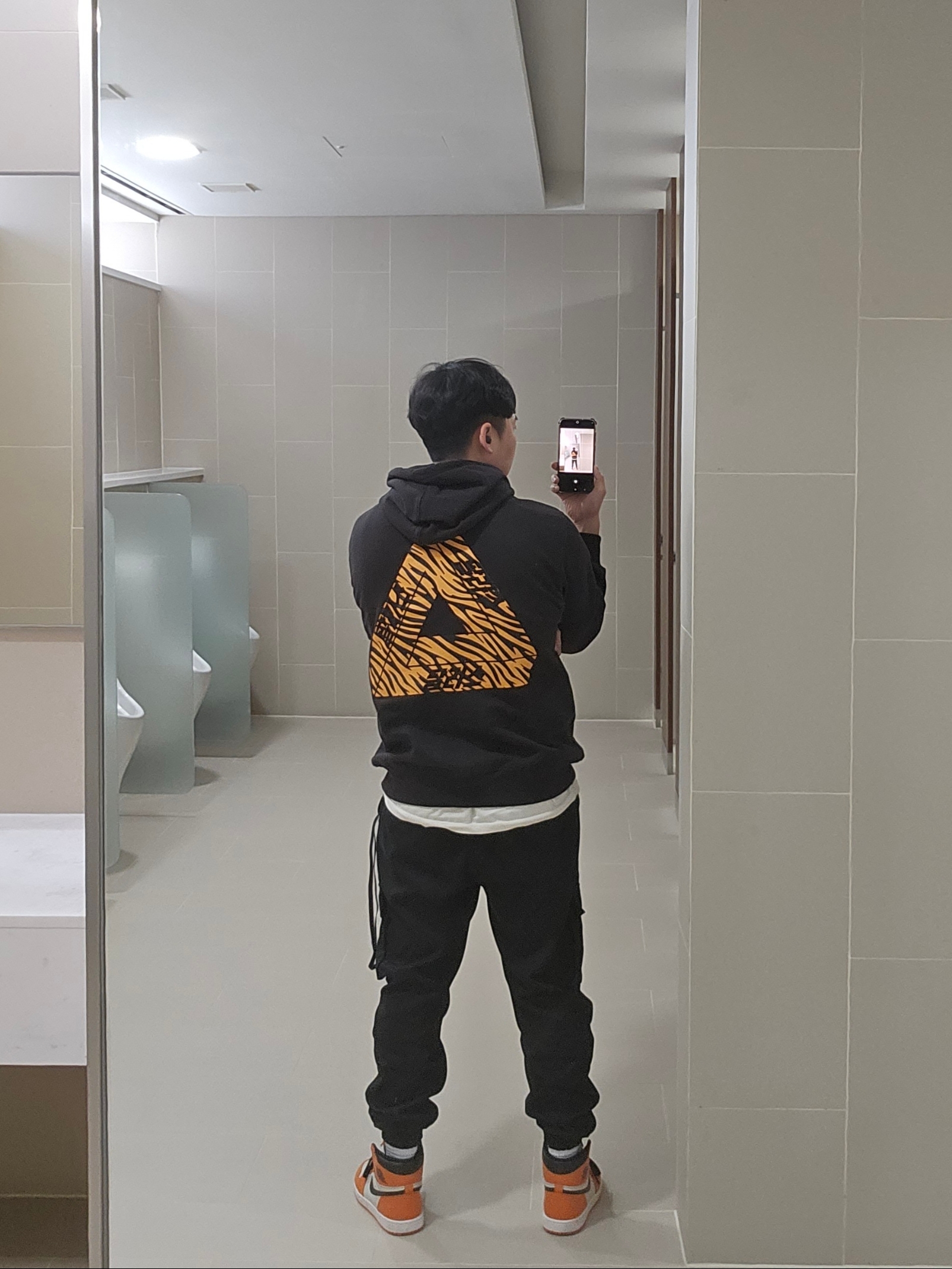 Palace Korea Hoodie Black - 24SS, Jordan 1 Retro High OG Reverse Shattered Backboard 착용 스타일