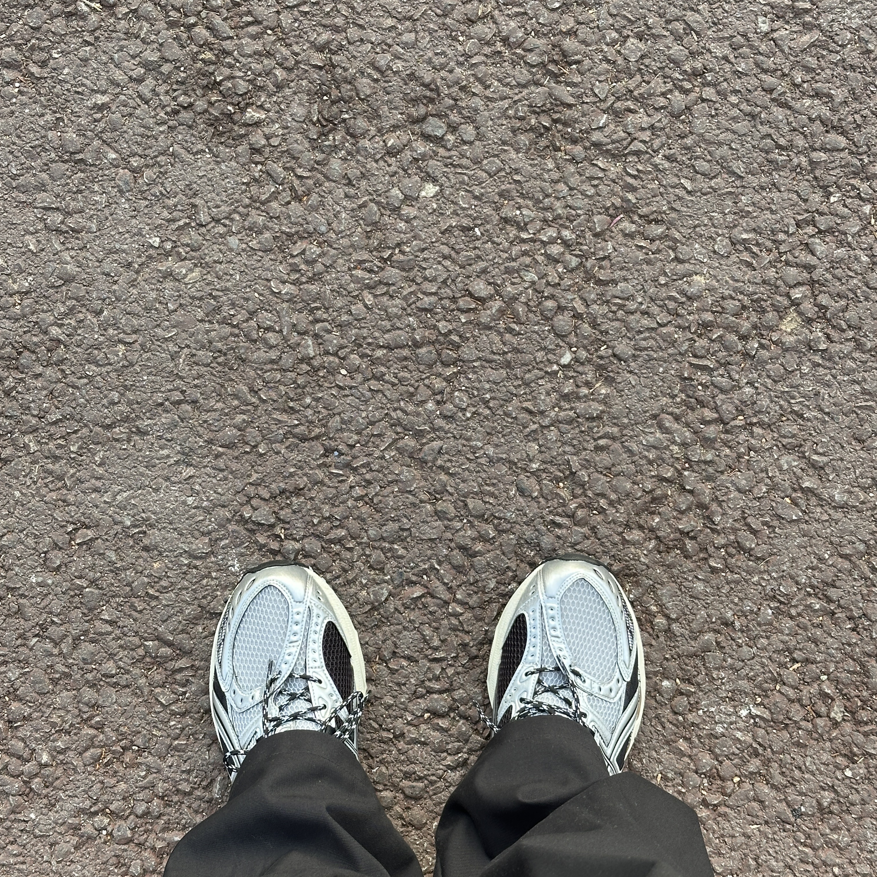Asics Gel-Nimbus 10.1 Piedmont Grey Pure Silver 착용 스타일