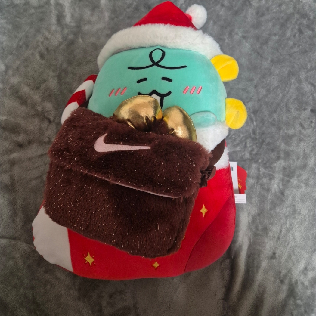 (Kids) Nike Faux Fur Crossbody Bag 1L Dark Pony Pink Foam, Pop Mart Labubu x Pronounce Lucky Fairy Toy Keyring 착용 스타일 - 1