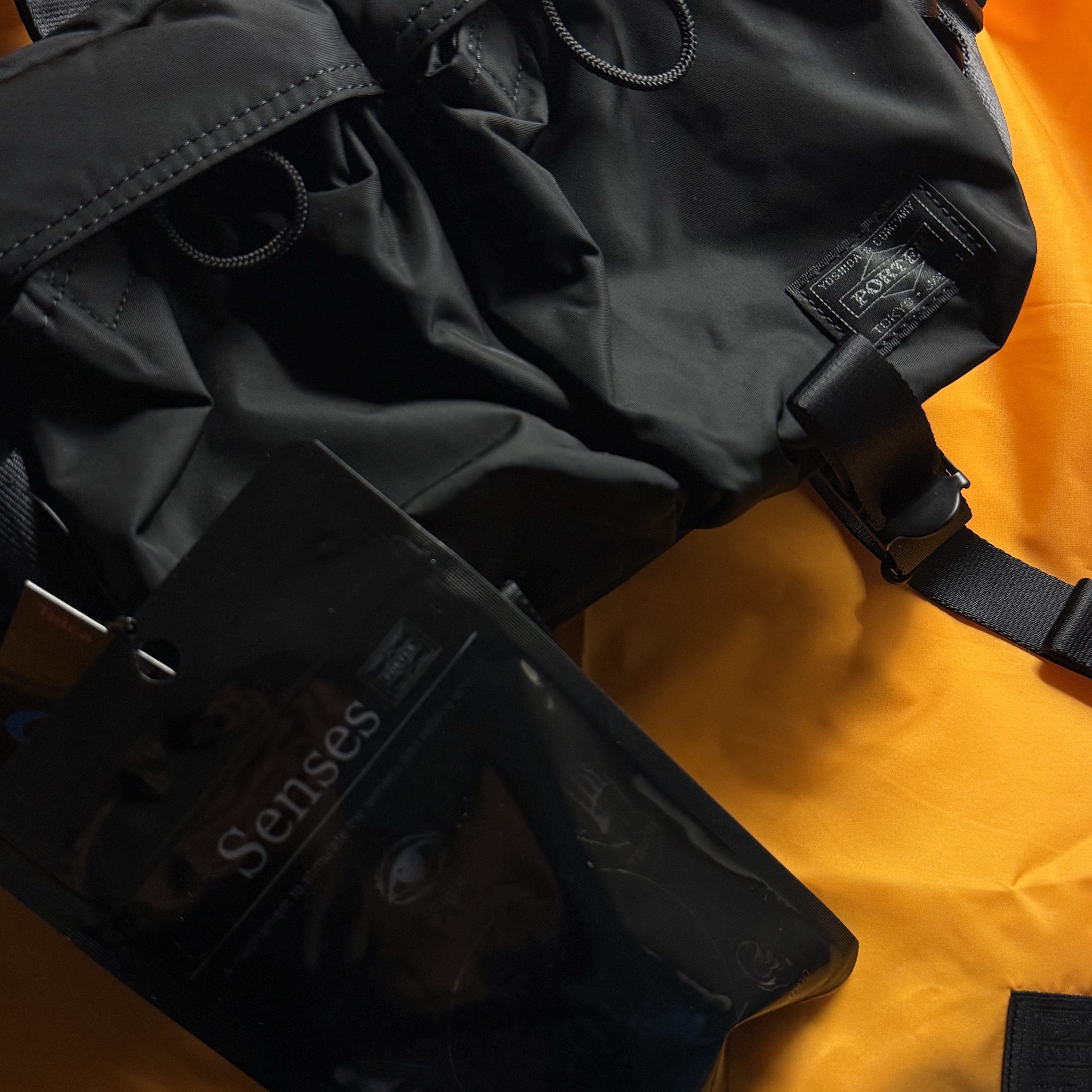 Porter Senses Shoulder Pack Black 착용 스타일