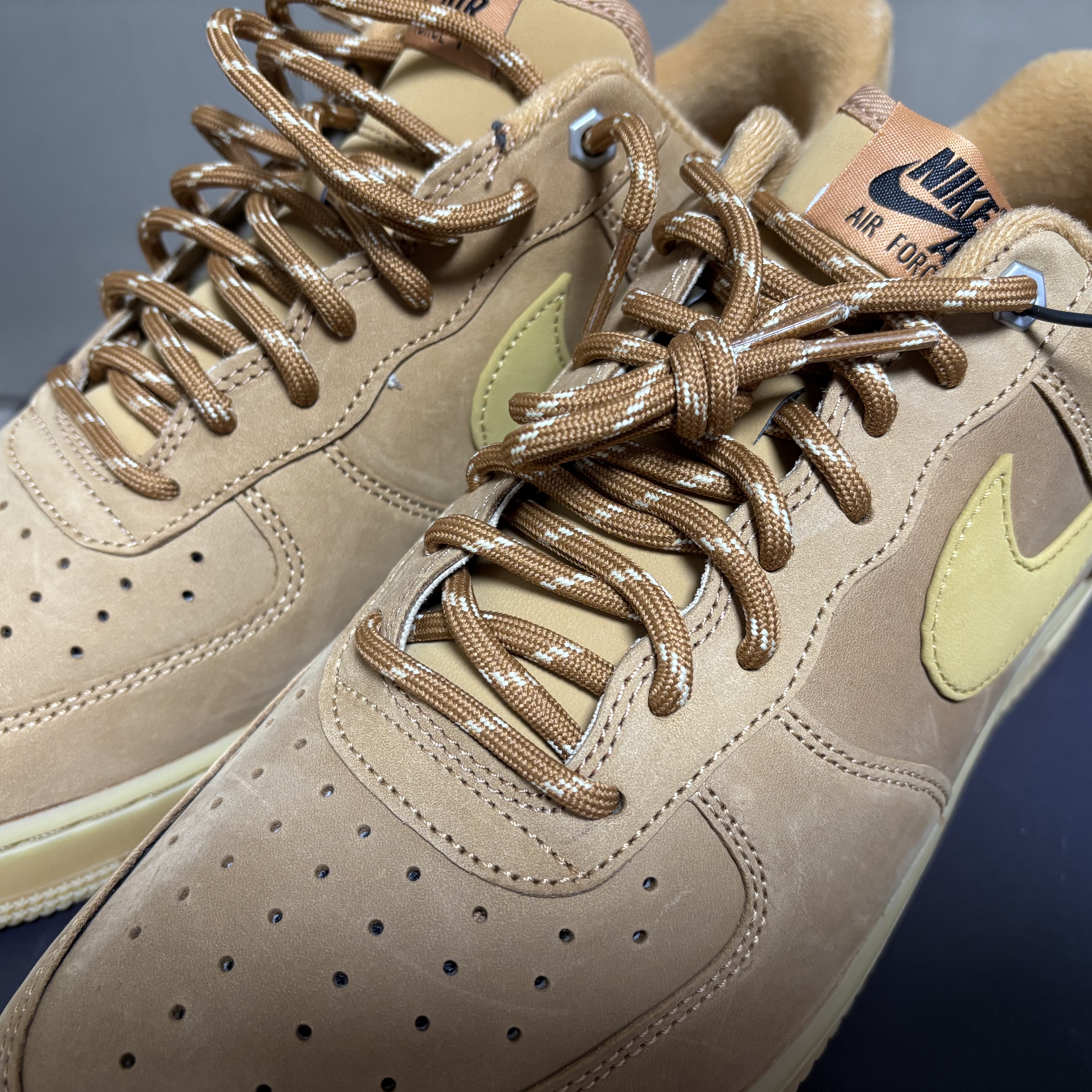 Nike Air Force 1 '07 WB Flax 착용 스타일
