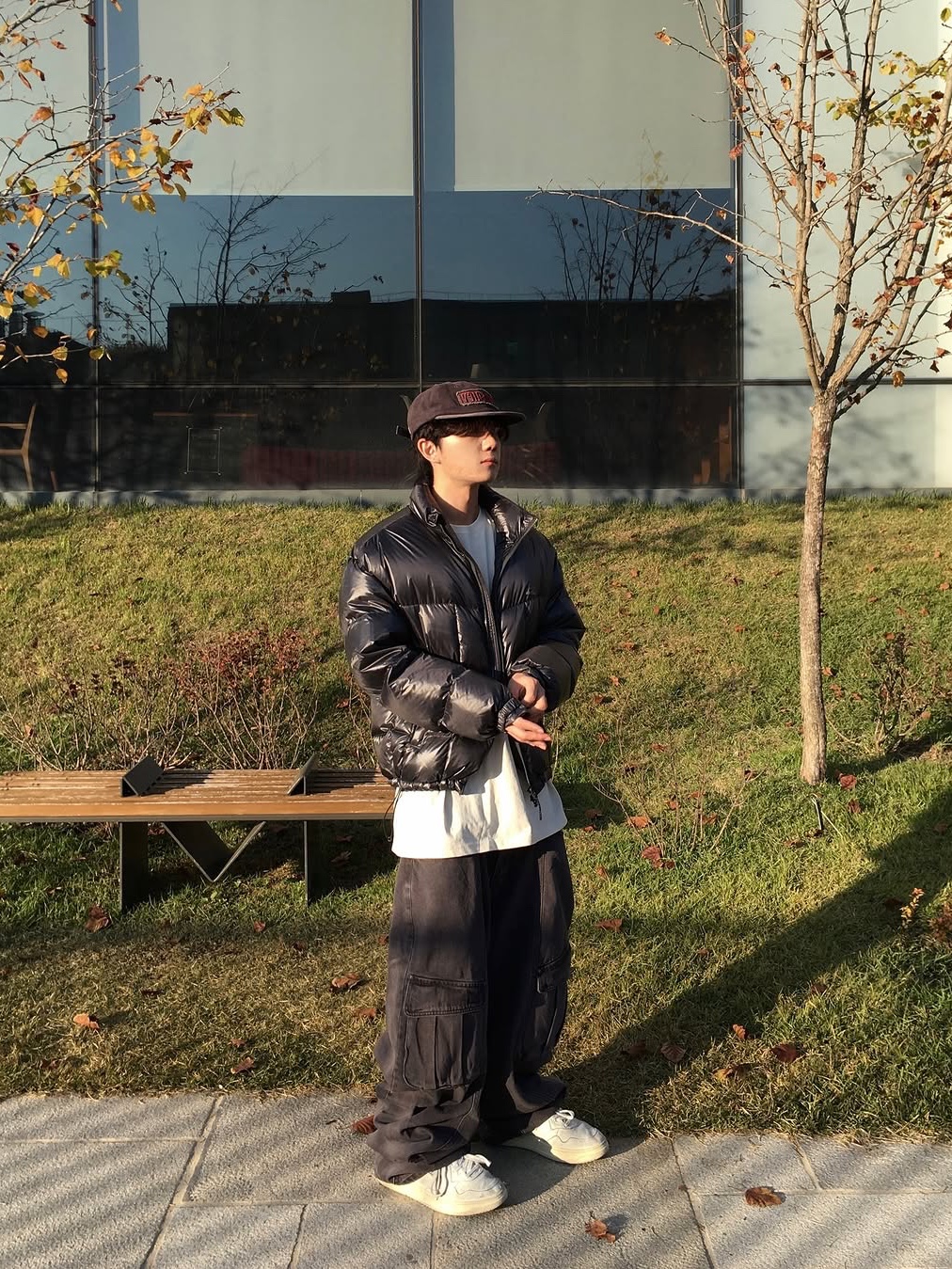 Wildthings Mountain Field Down Puffer Graphite 착용 스타일 - 1