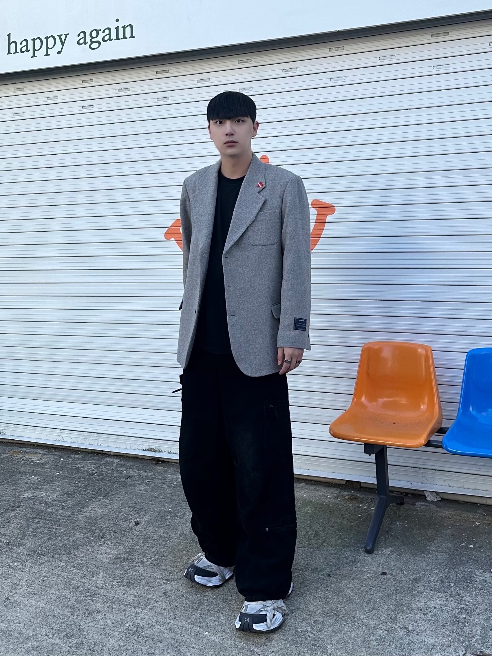 Balenciaga Cargo Sneakers White Grey 착용 스타일 - 1