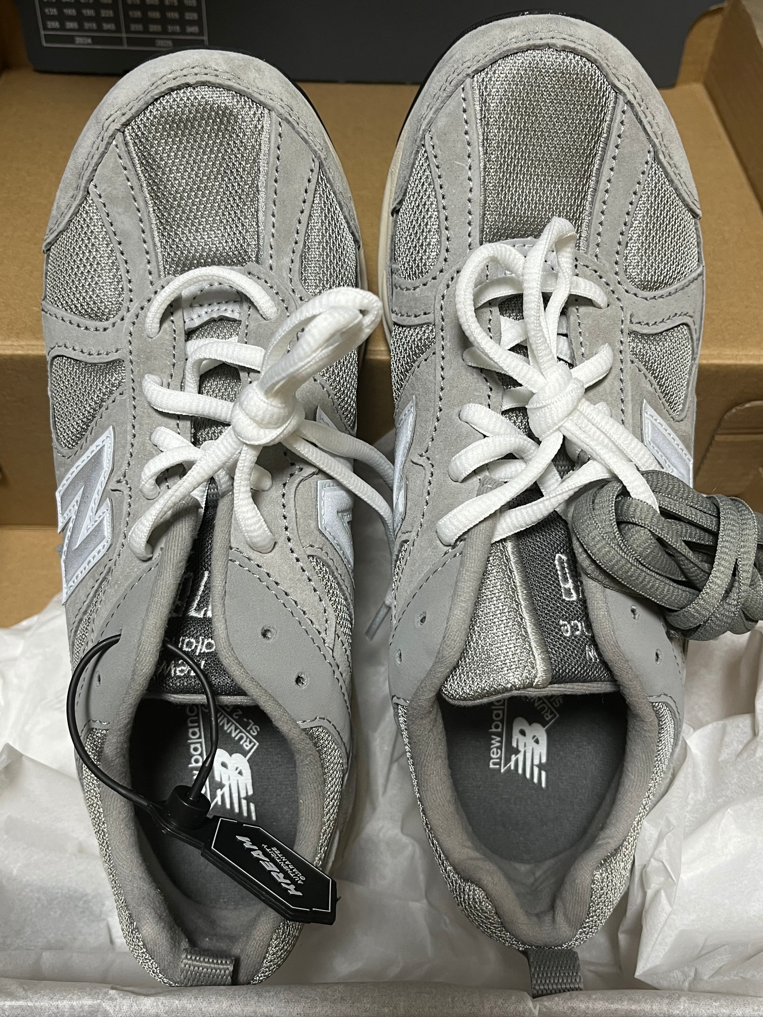 New Balance 878 Gray 착용 스타일