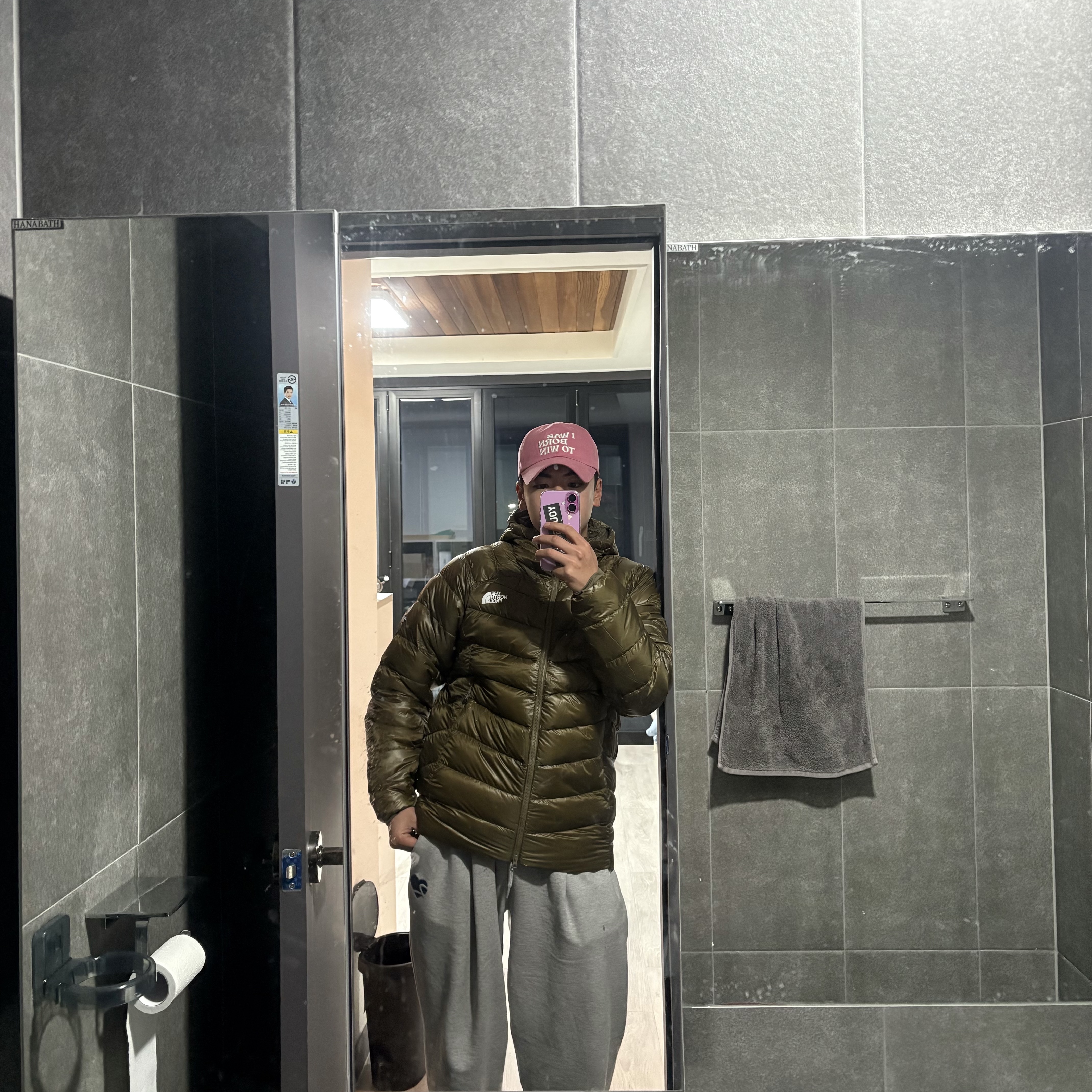 The North Face Summit Mattehorn RDS Down Jacket Khaki 착용 스타일