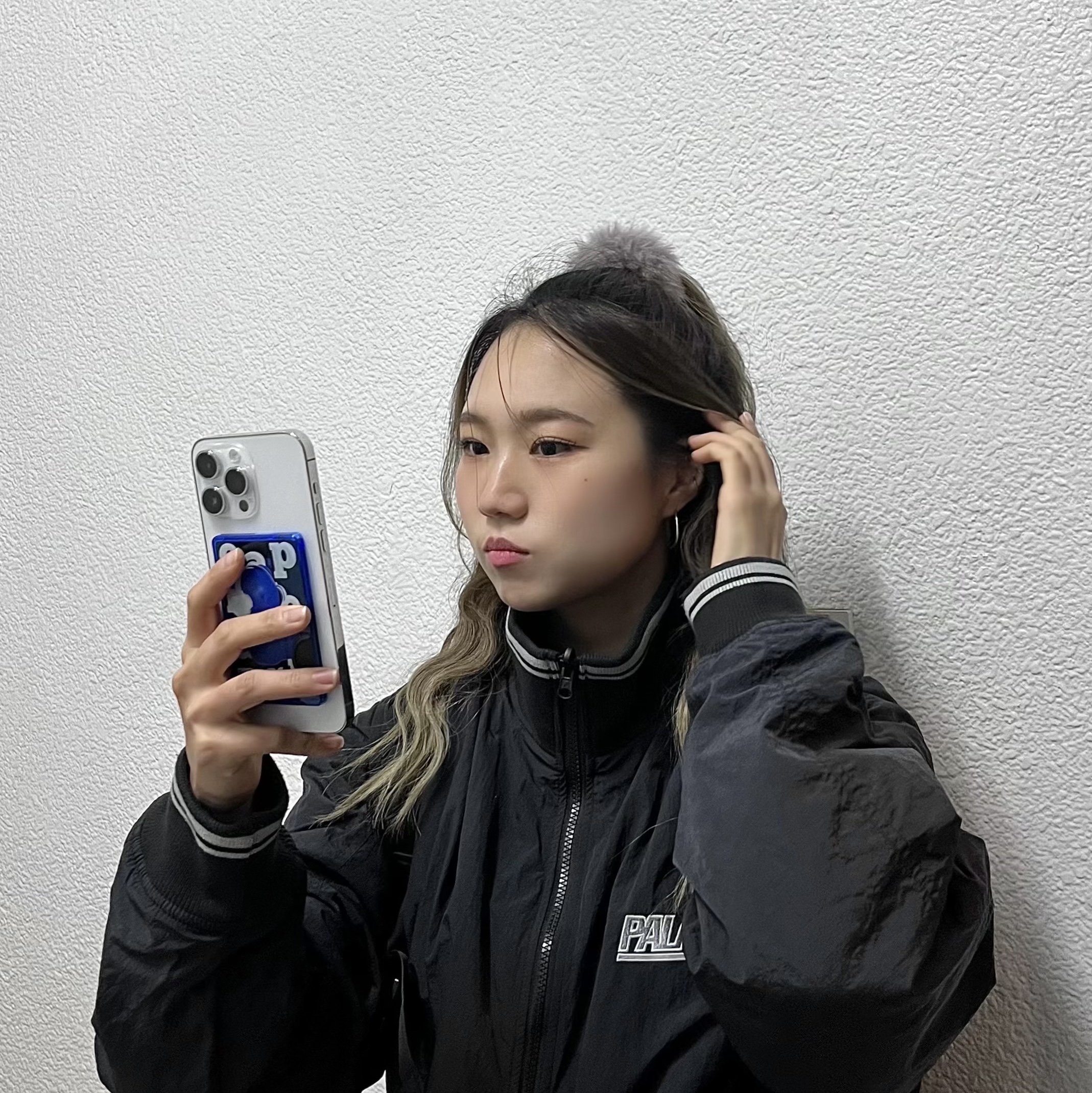 Palace Reversible Quilted Sports Bomber Black - 23SS, Palace Chain Script Jean Stone Wash - 23SS 착용 스타일 - 4