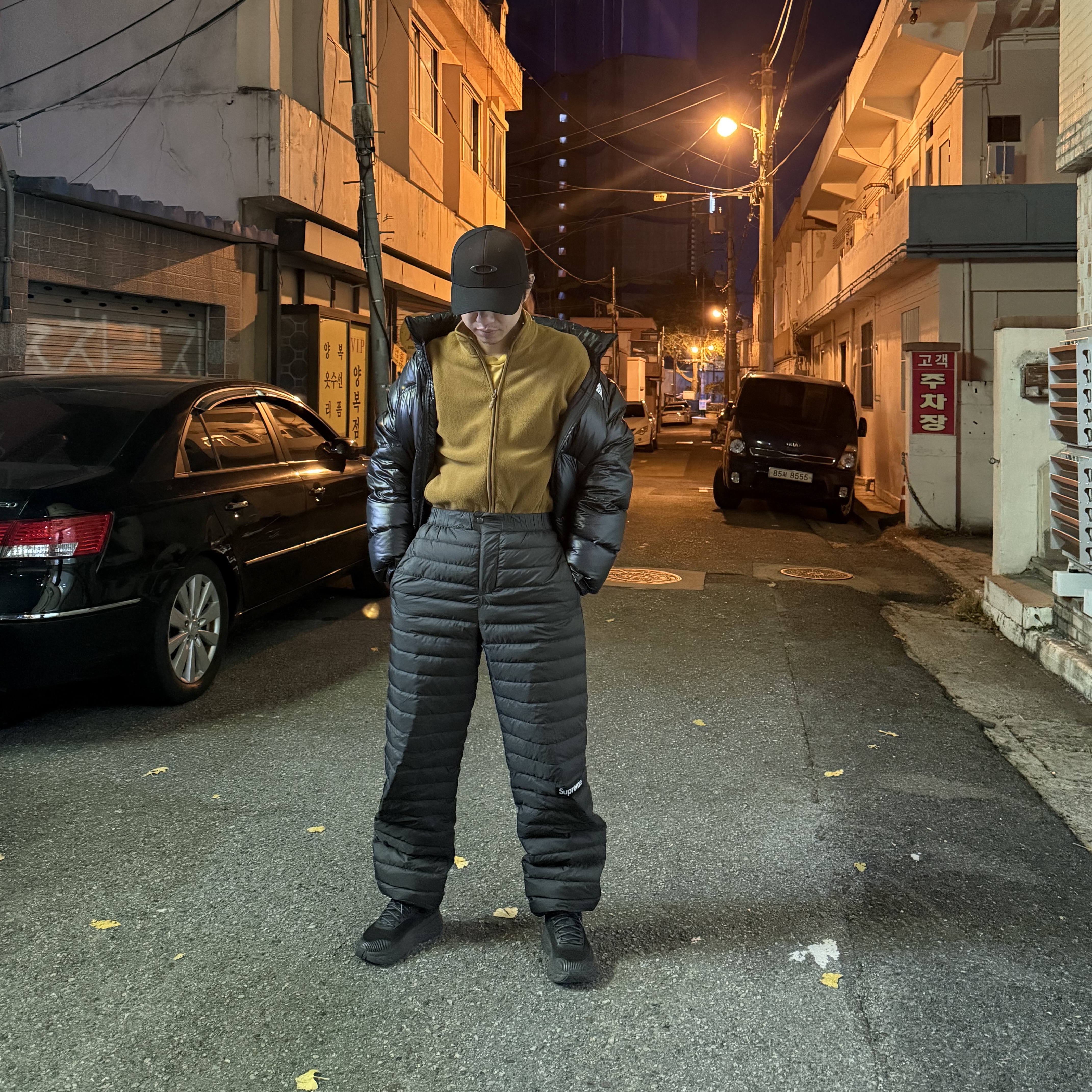 Supreme Micro Down Pant Black - 24FW, The North Face Quantum Nuptse Jacket Black 착용 스타일