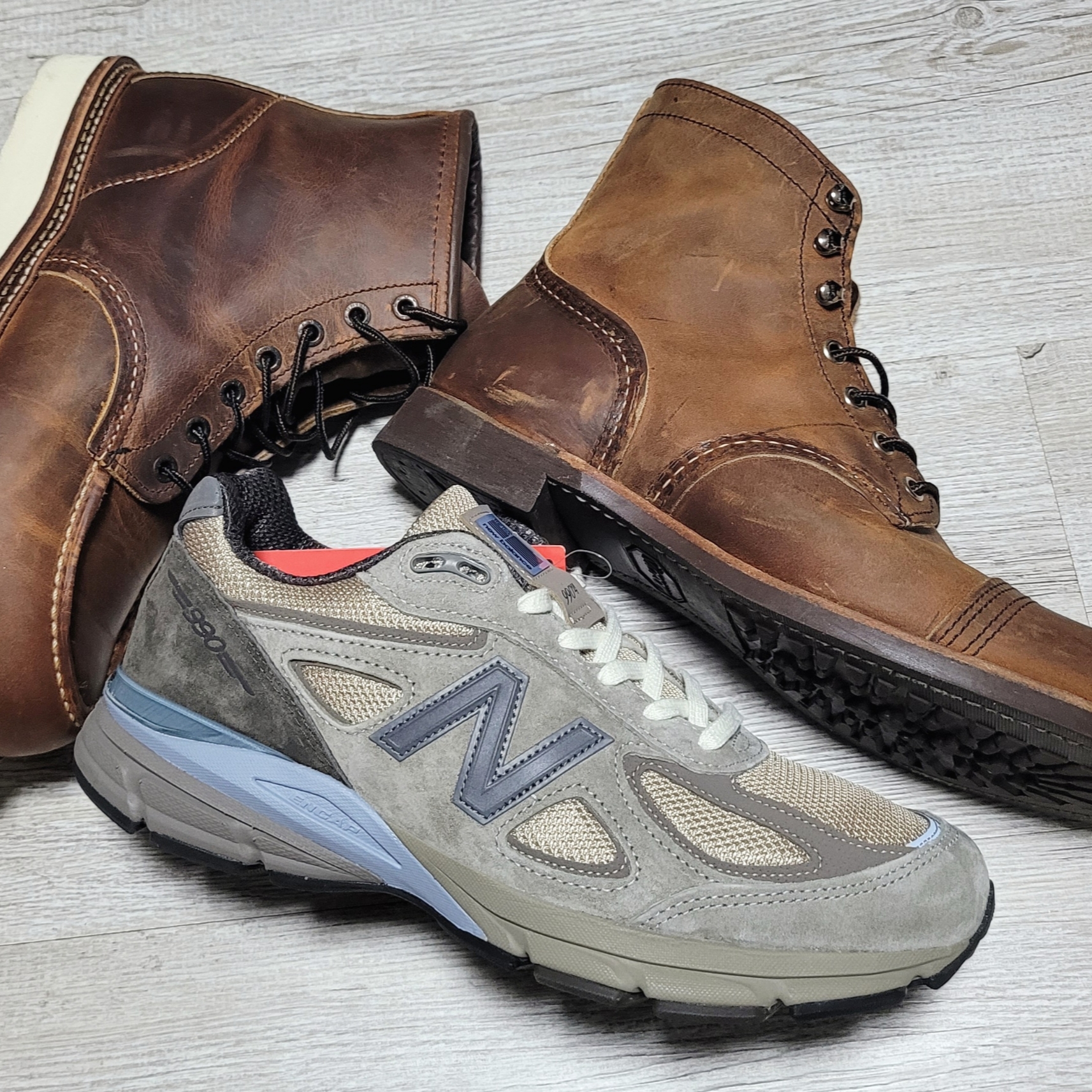 New Balance x Auralee 990v4 Made in USA London Fog, Red Wing 6 Inch Classic Moc Toe 1907 Copper Rough & Tough - D 착용 스타일 - 2