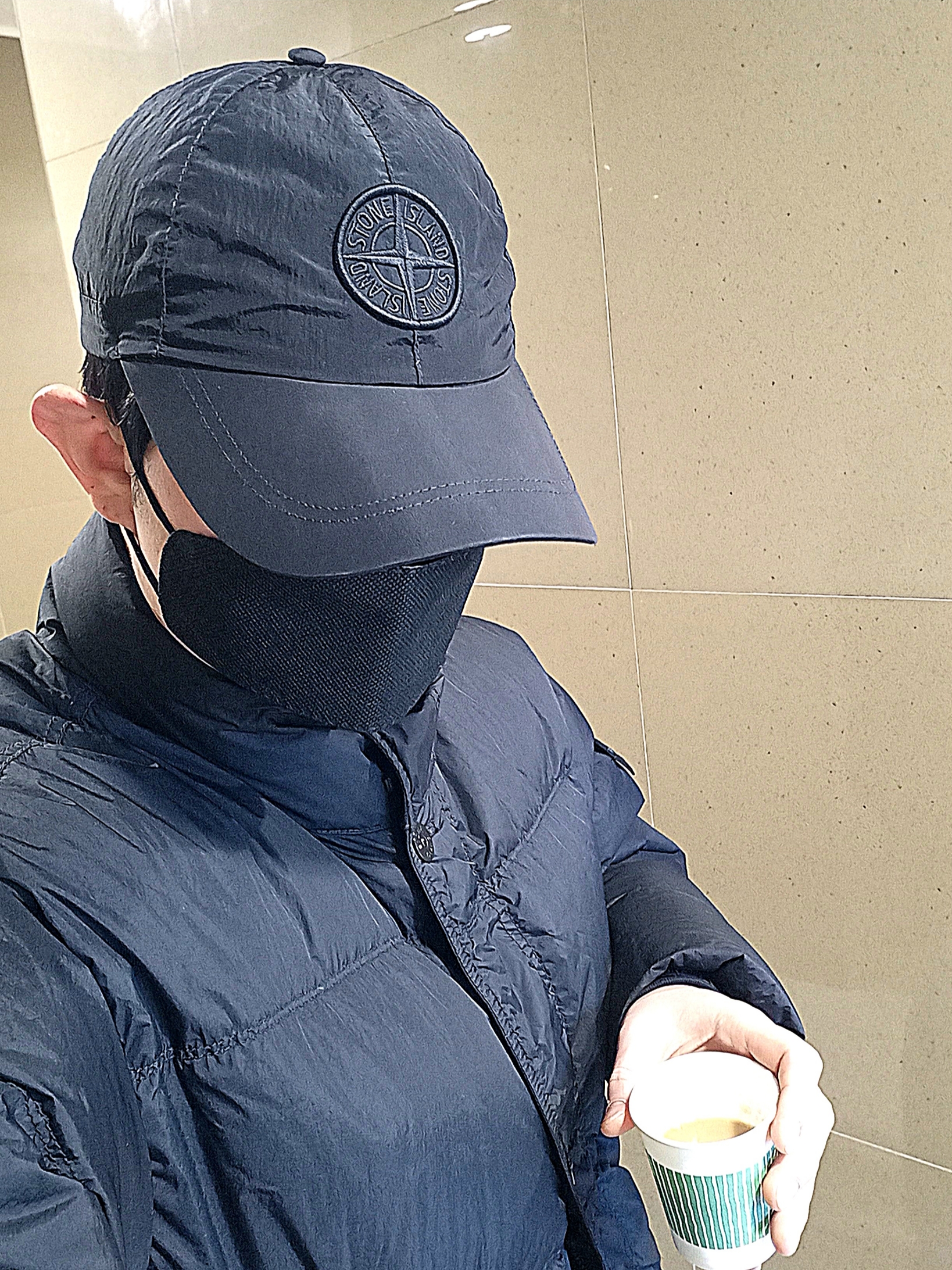 Stone Island 40123 Garment Dyed Crinkle Reps R-NY Down Jacket Black - 24FW, New Balance x Stone Island 991v2 Made in UK Black 착용 스타일 - 1