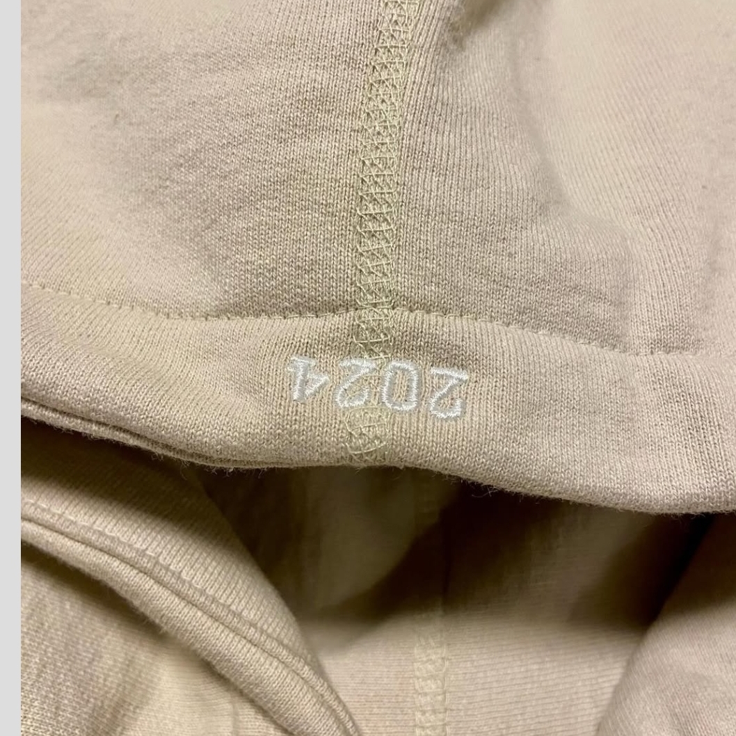 Supreme Box Logo Hooded Sweatshirt Stone - 24FW 착용 스타일 - 9
