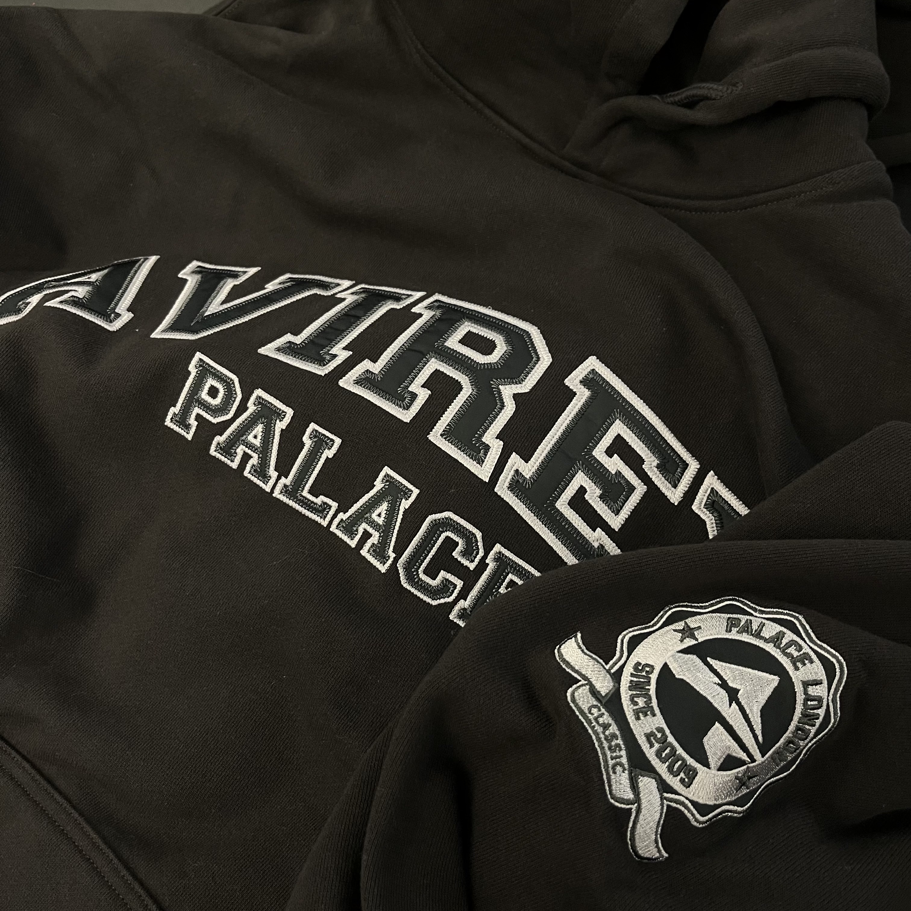 Palace x Avirex Hood Black - 24FW 착용 스타일