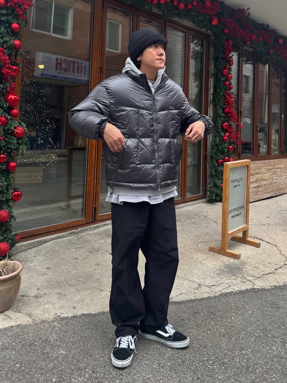 Wildthings Mountain Field Down Puffer Graphite 착용 스타일