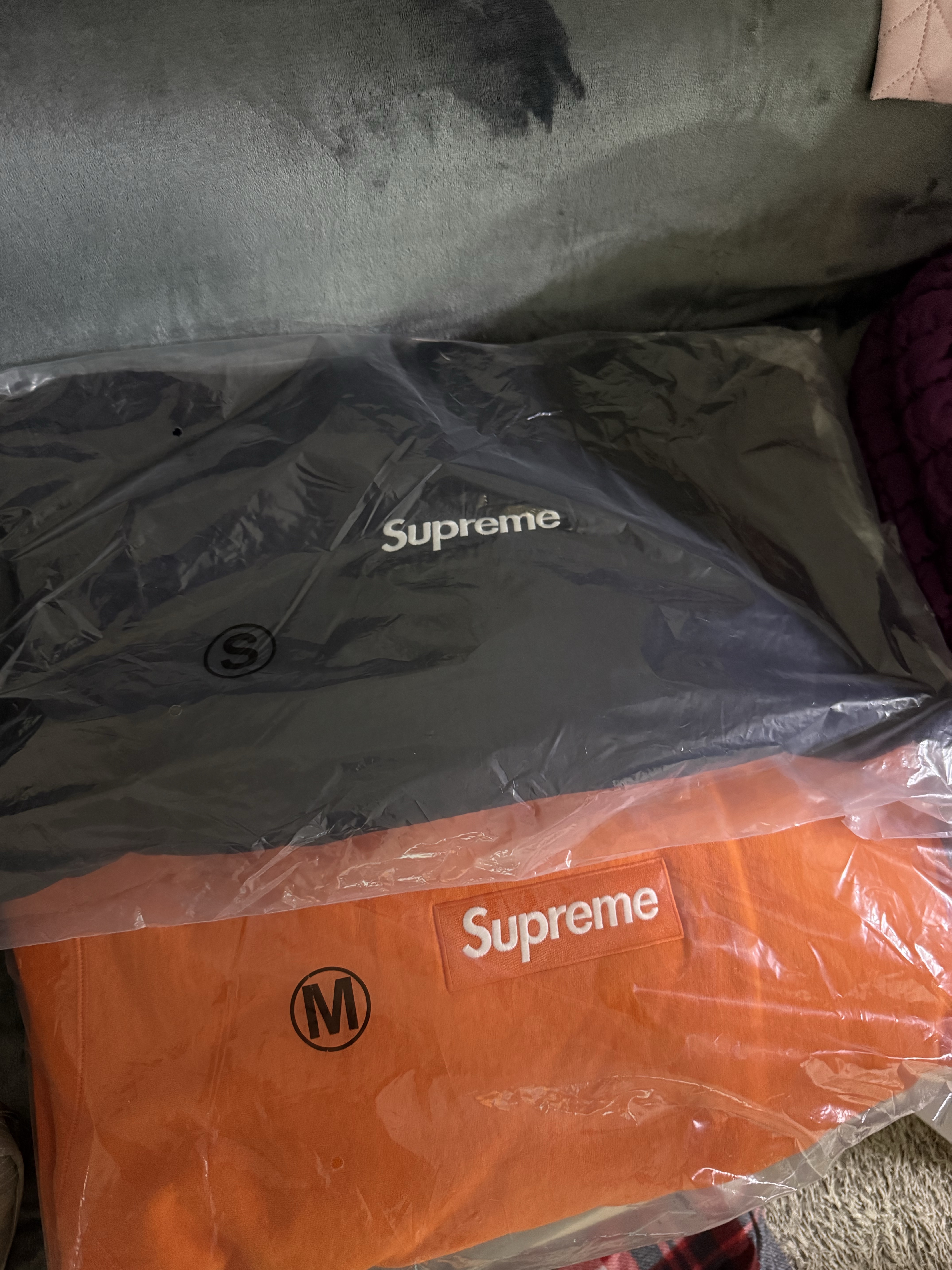 Supreme Box Logo Hooded Sweatshirt Black - 24FW, Supreme Box Logo Hooded Sweatshirt Dark Orange - 24FW 착용 스타일